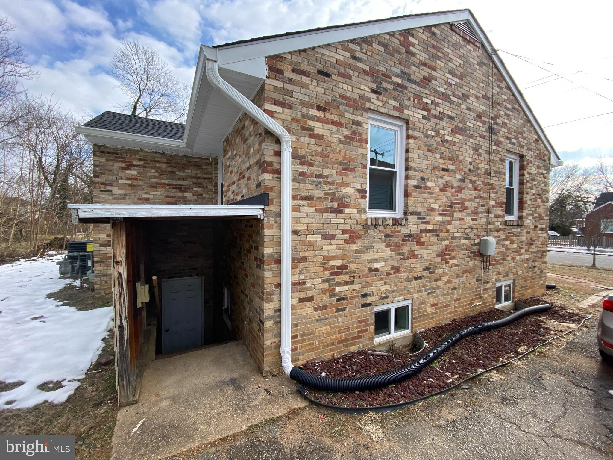 MAYFIELD - Residential Lease