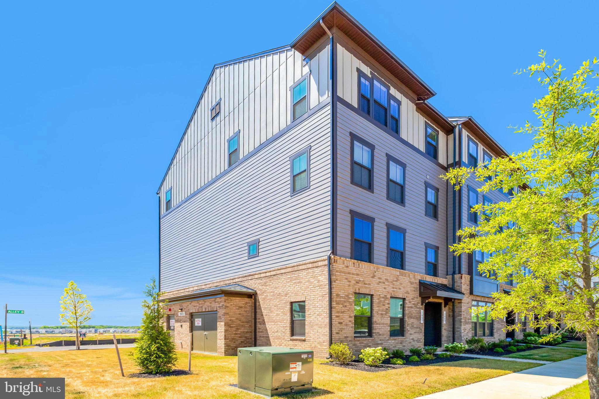 POTOMAC SHORES - Residential