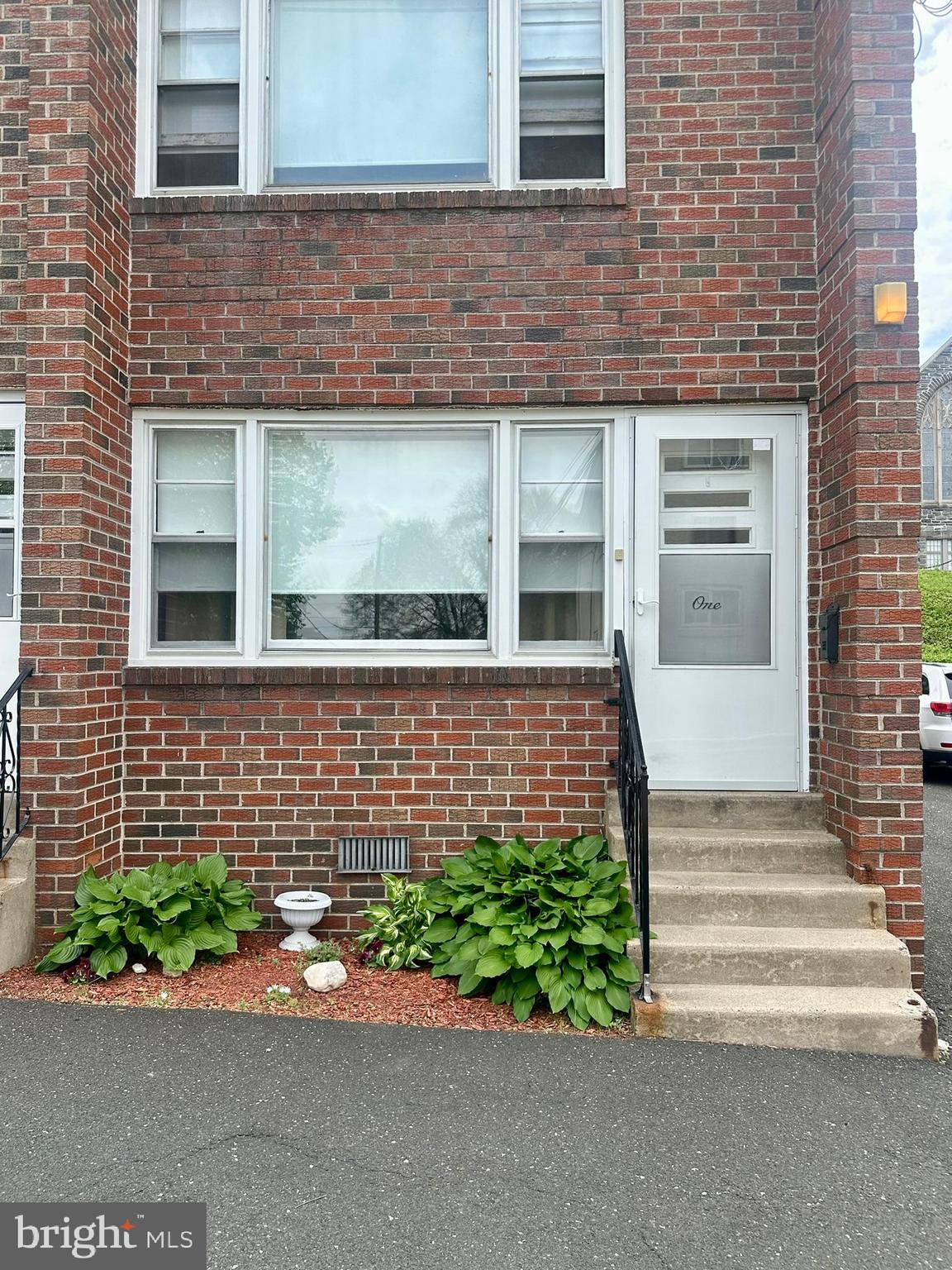 GLENSIDE - Residential Lease