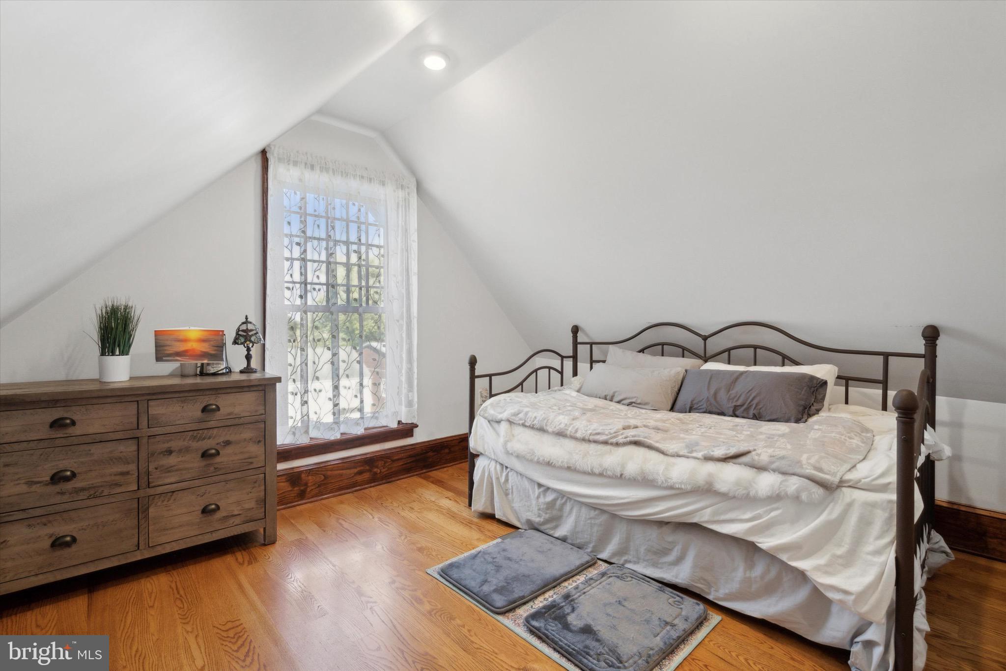 CONSHOHOCKEN - Residential