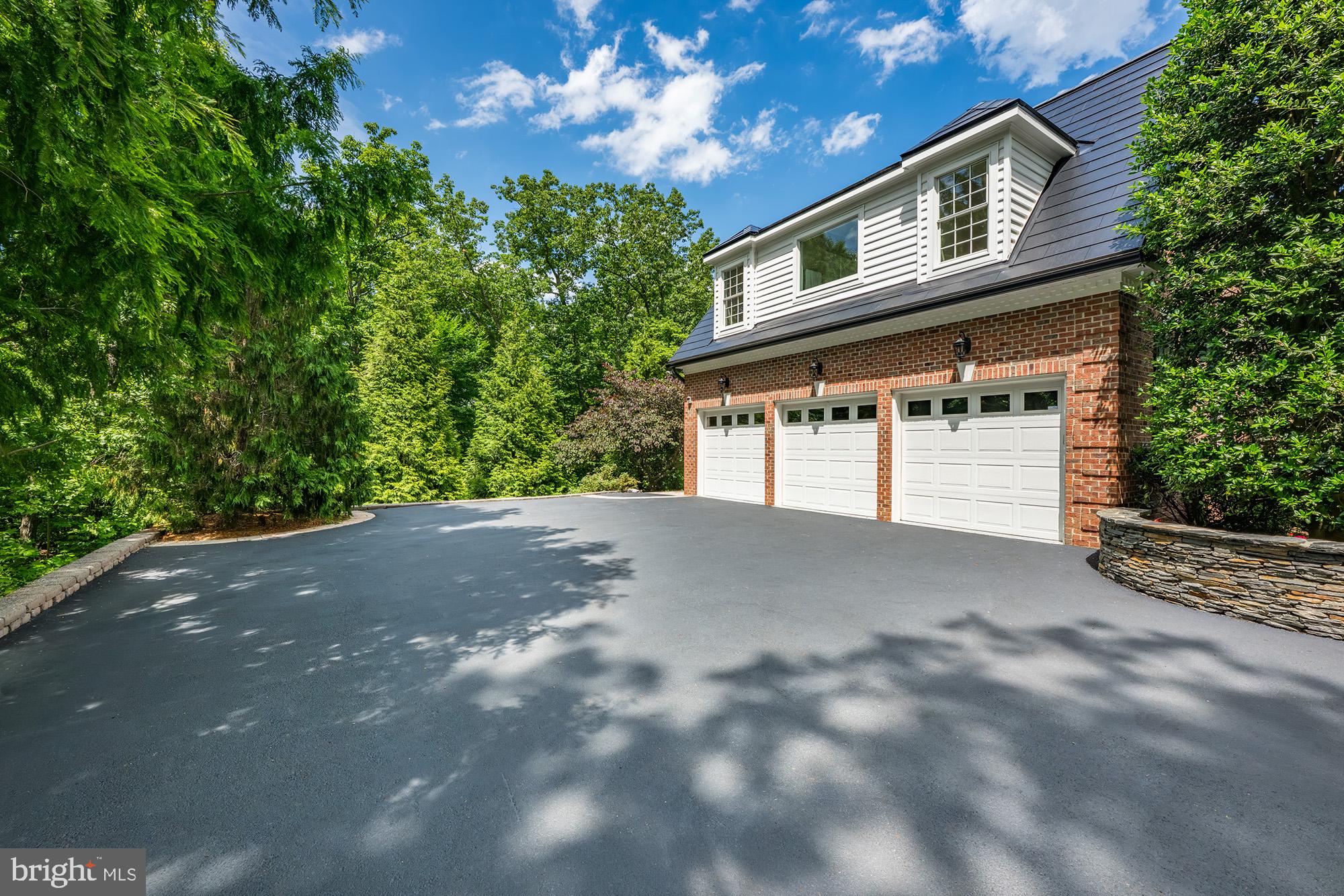 BARCLAY WOODS - Residential
