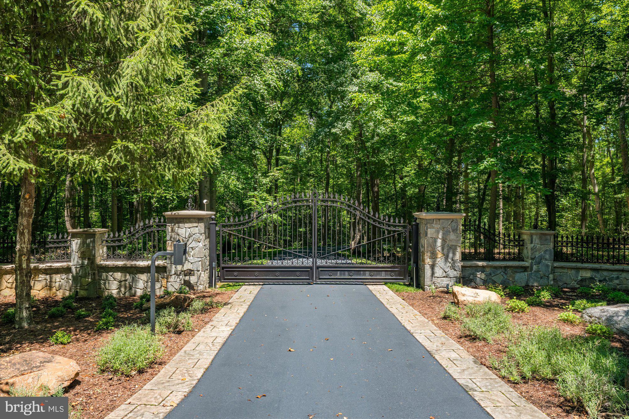 BARCLAY WOODS - Residential