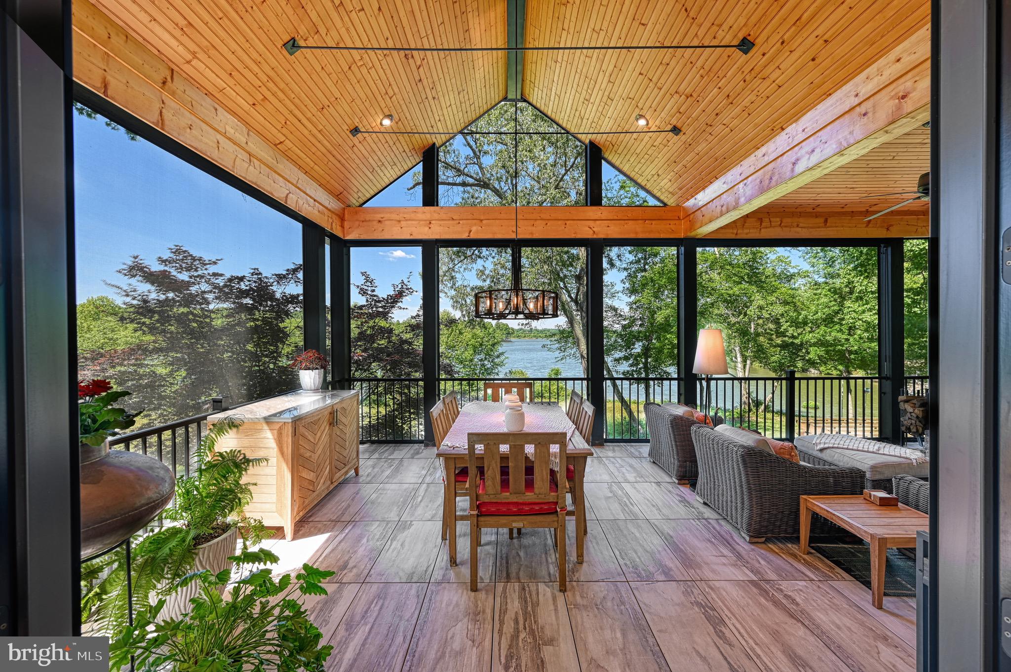 SARA SCOTT ESTATE - Residential