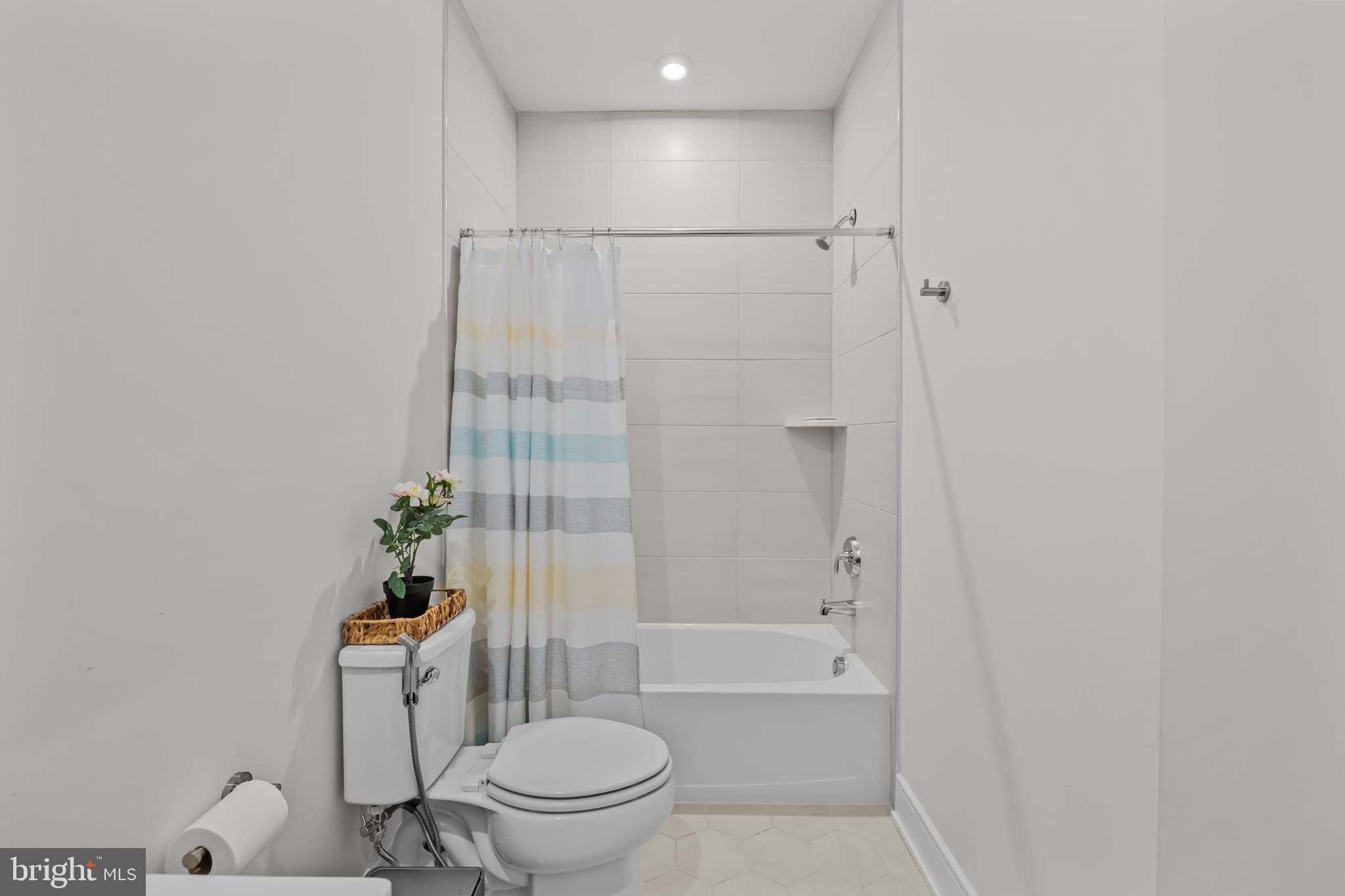 DEMOTT & SILVER - Residential