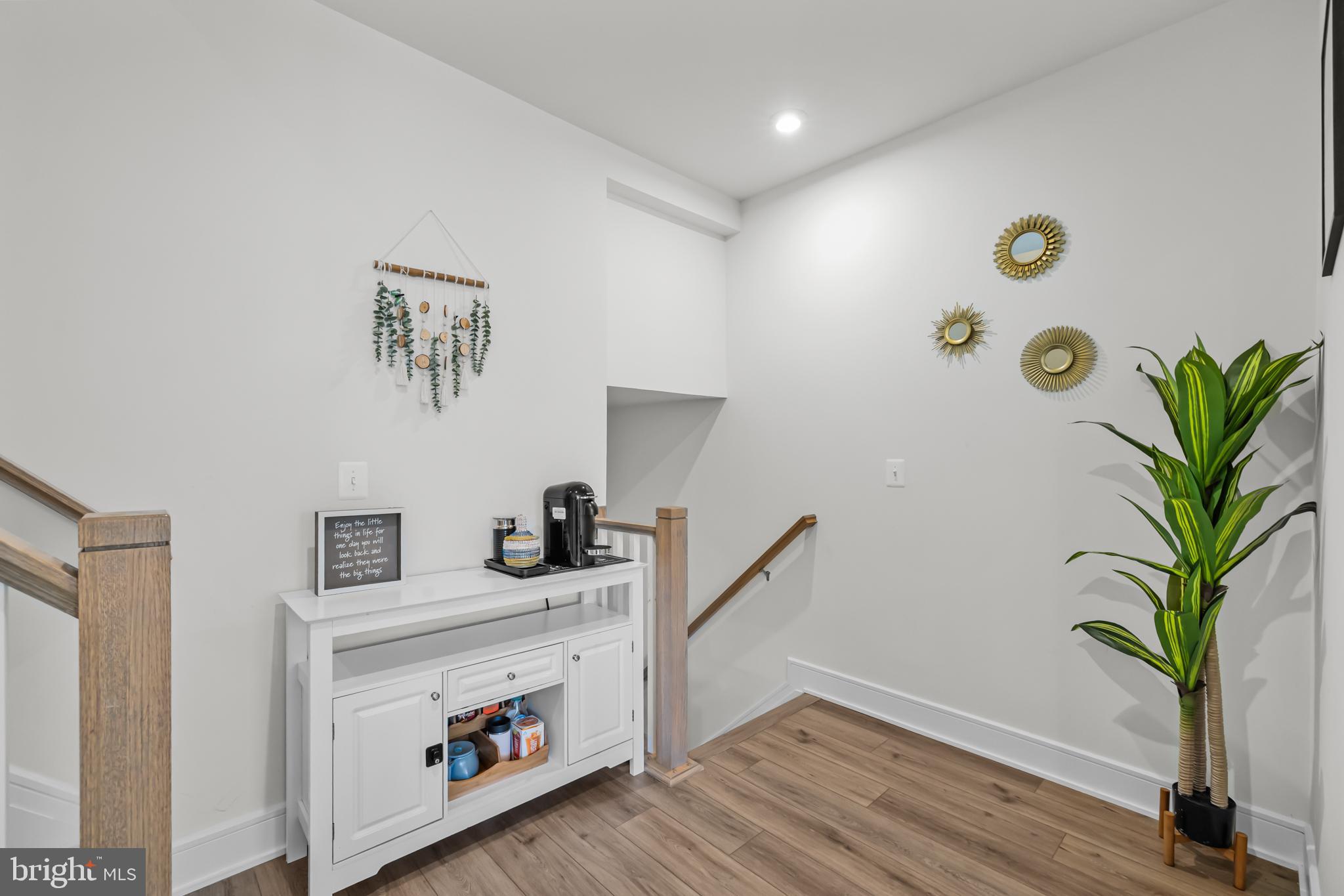 DEMOTT & SILVER - Residential
