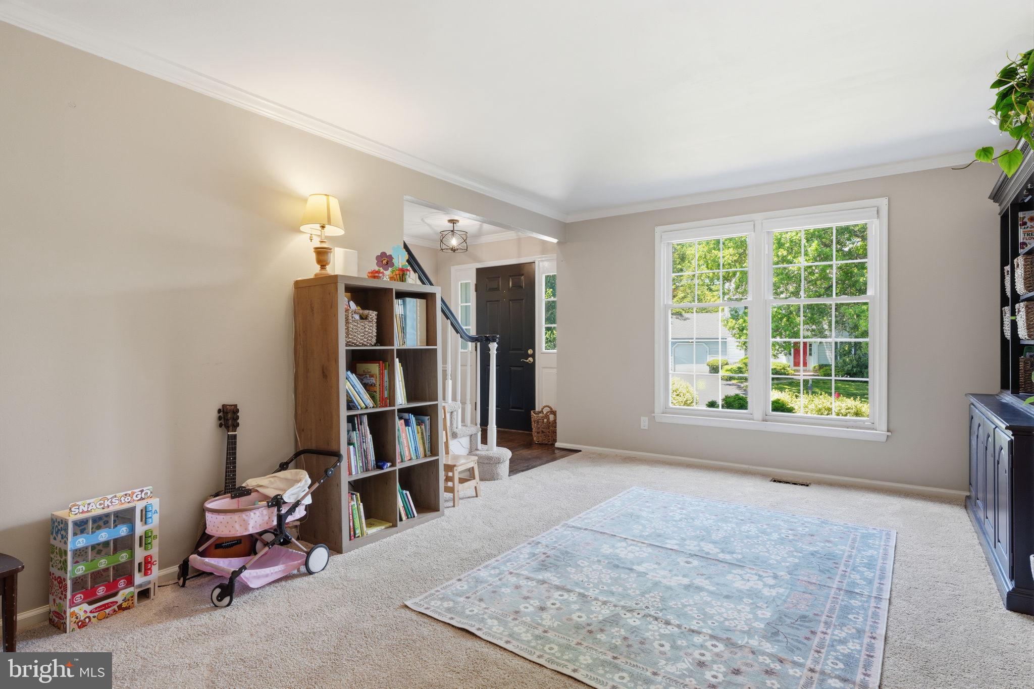HAMPTON ESTS - Residential