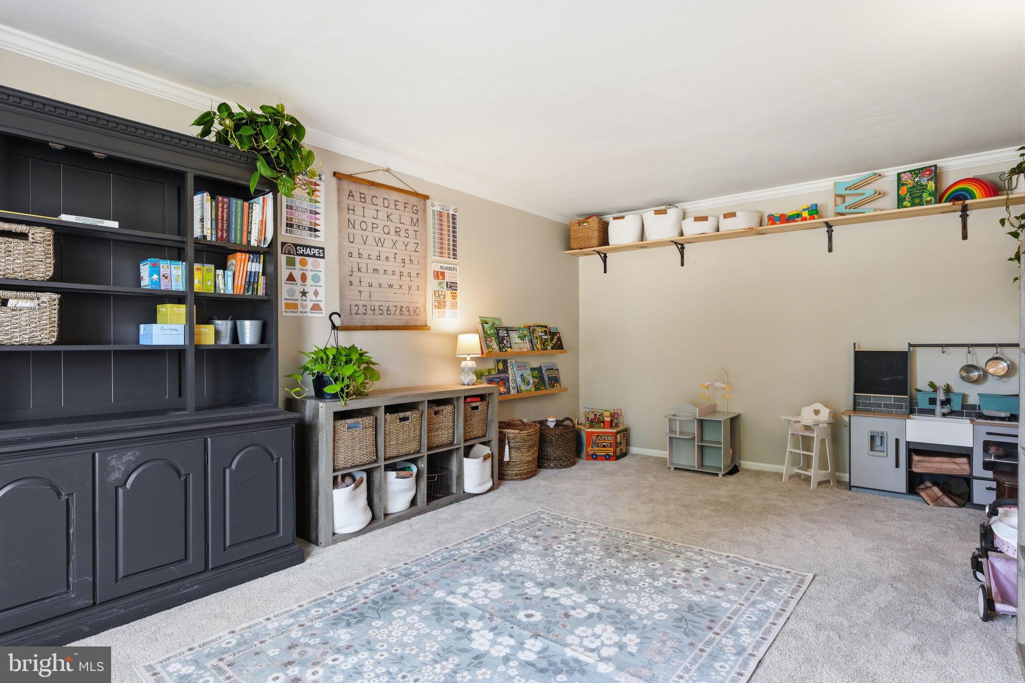 HAMPTON ESTS - Residential