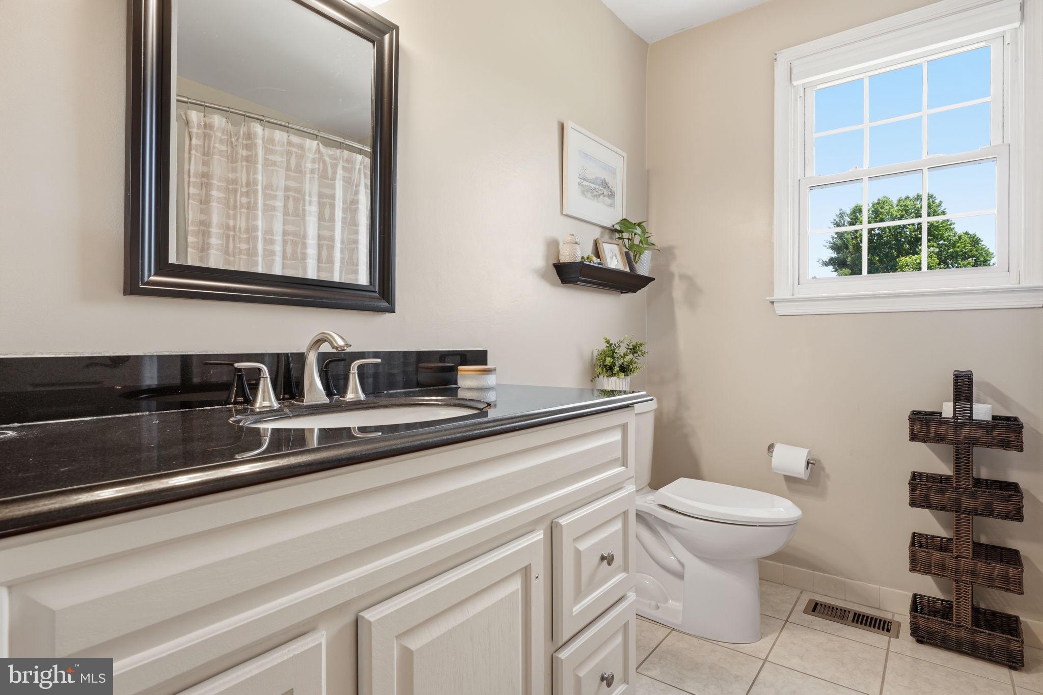 HAMPTON ESTS - Residential