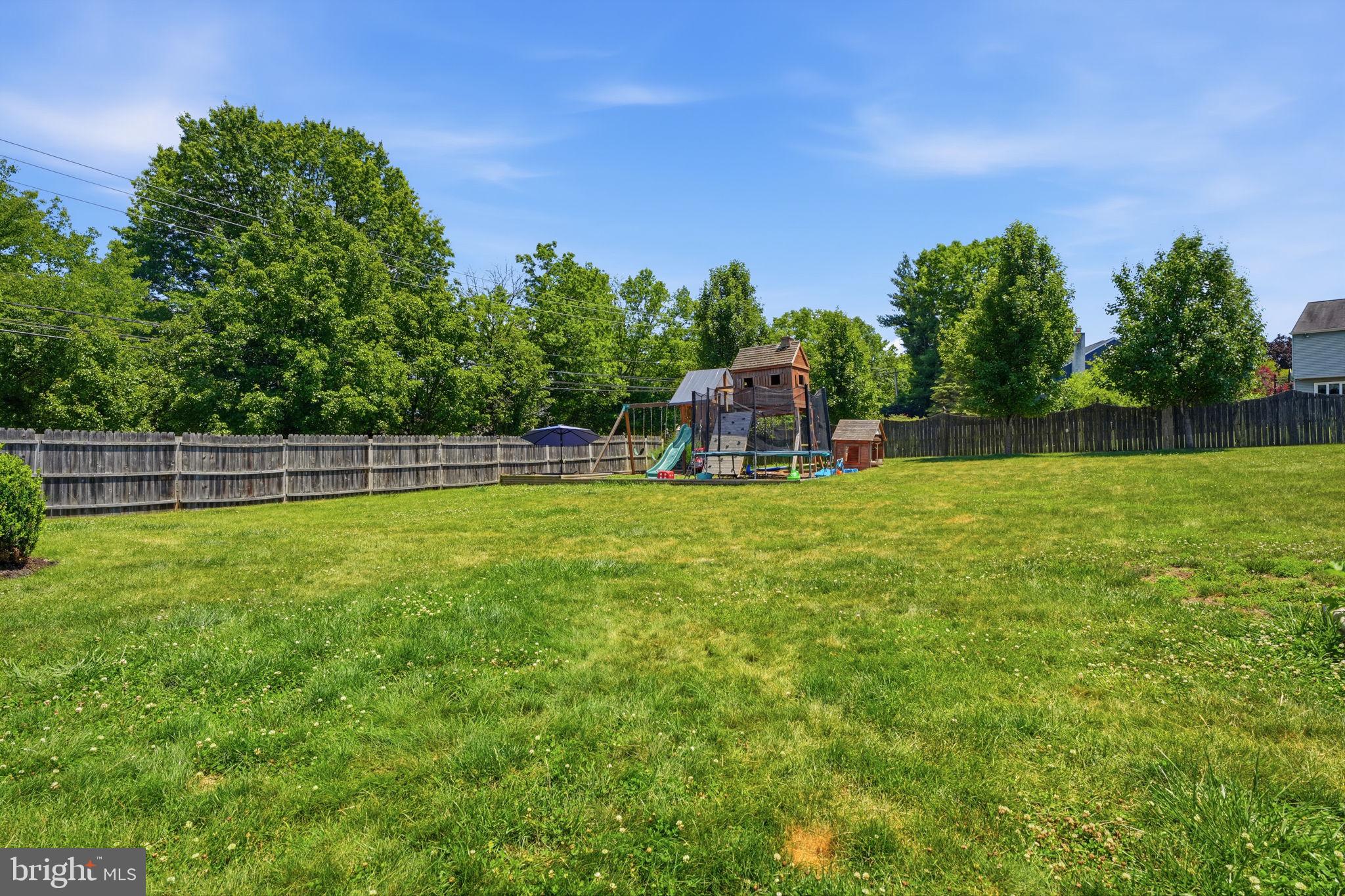 HAMPTON ESTS - Residential