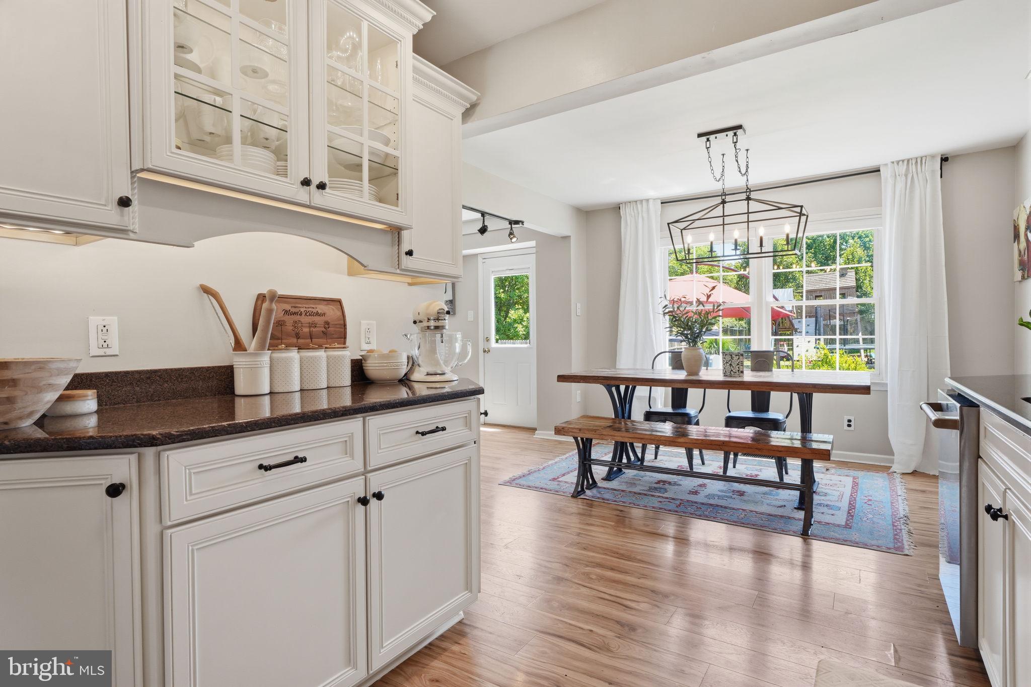 HAMPTON ESTS - Residential