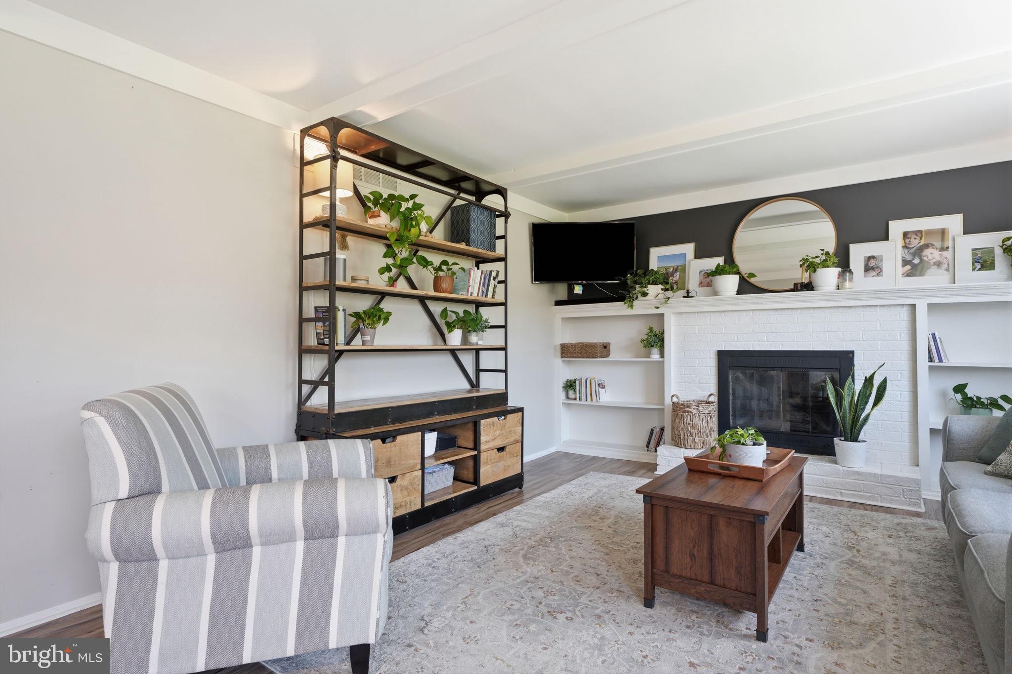 HAMPTON ESTS - Residential