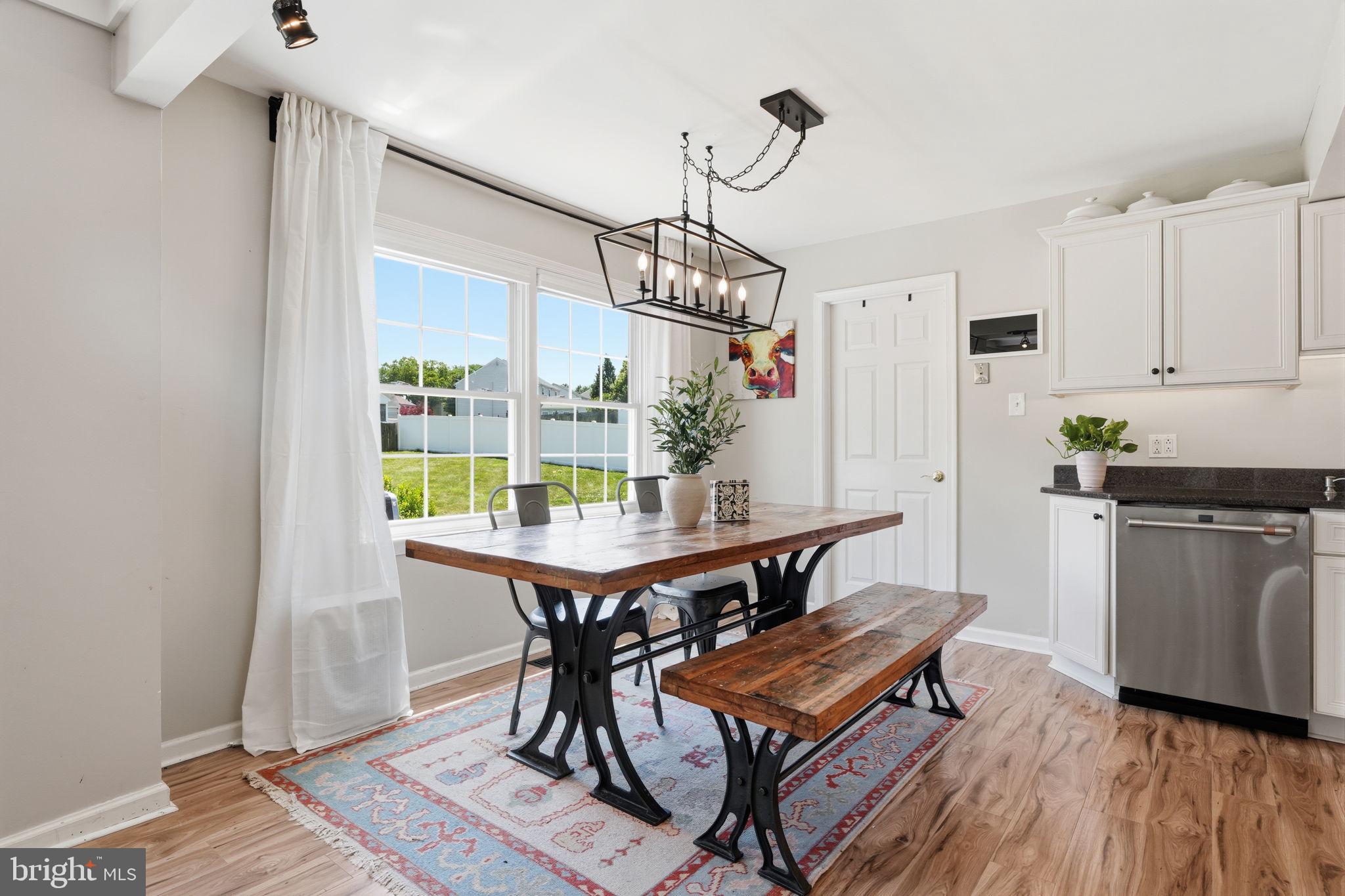 HAMPTON ESTS - Residential