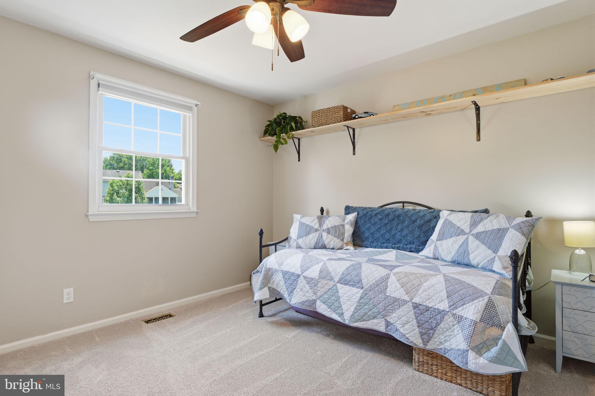 HAMPTON ESTS - Residential