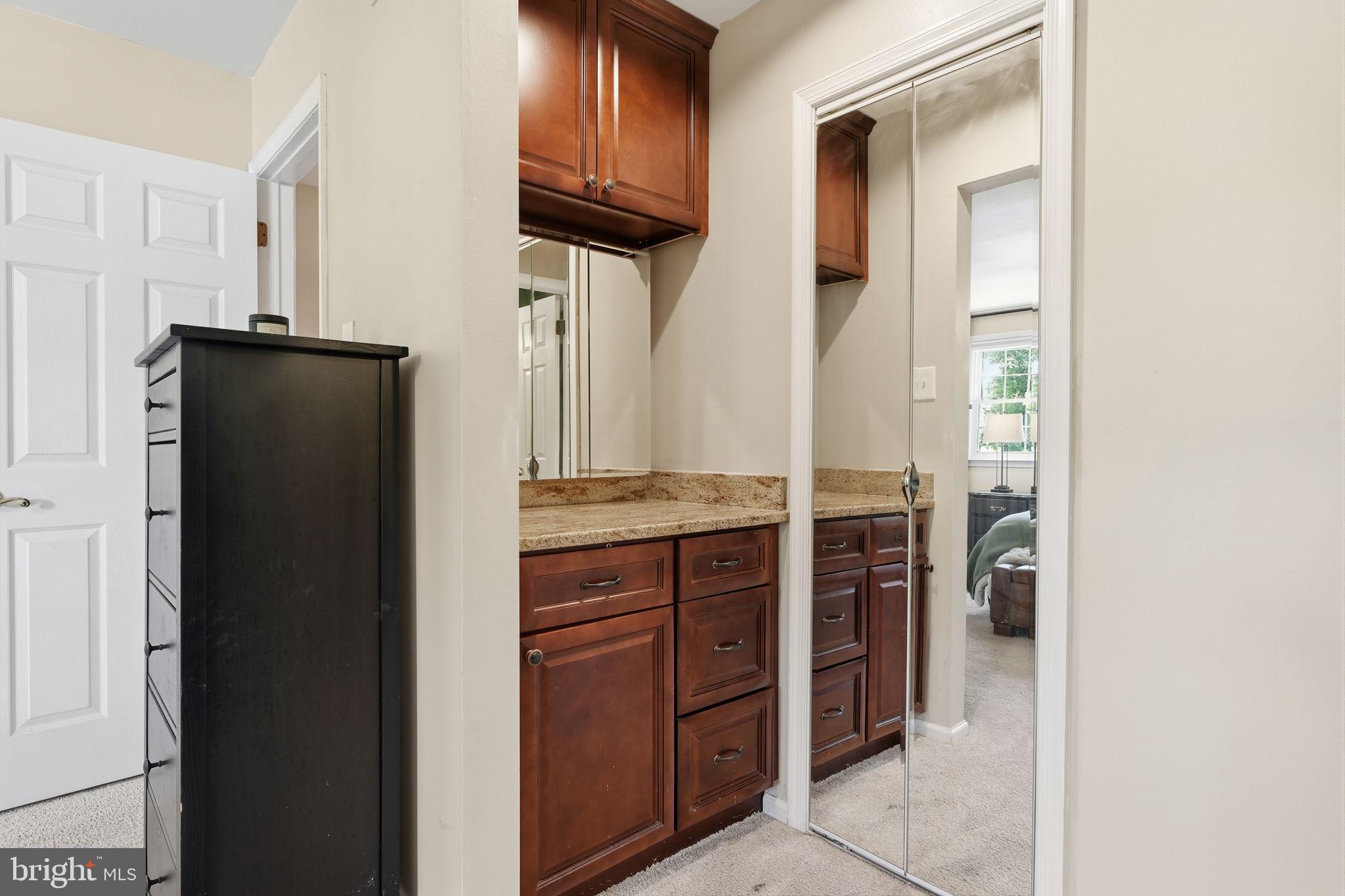 HAMPTON ESTS - Residential