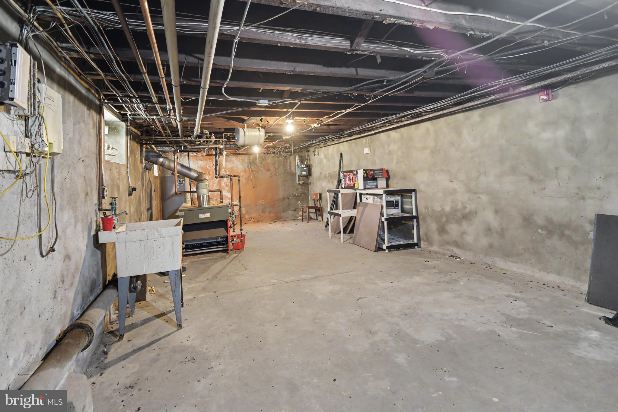 GERMANTOWN - Commercial Sale