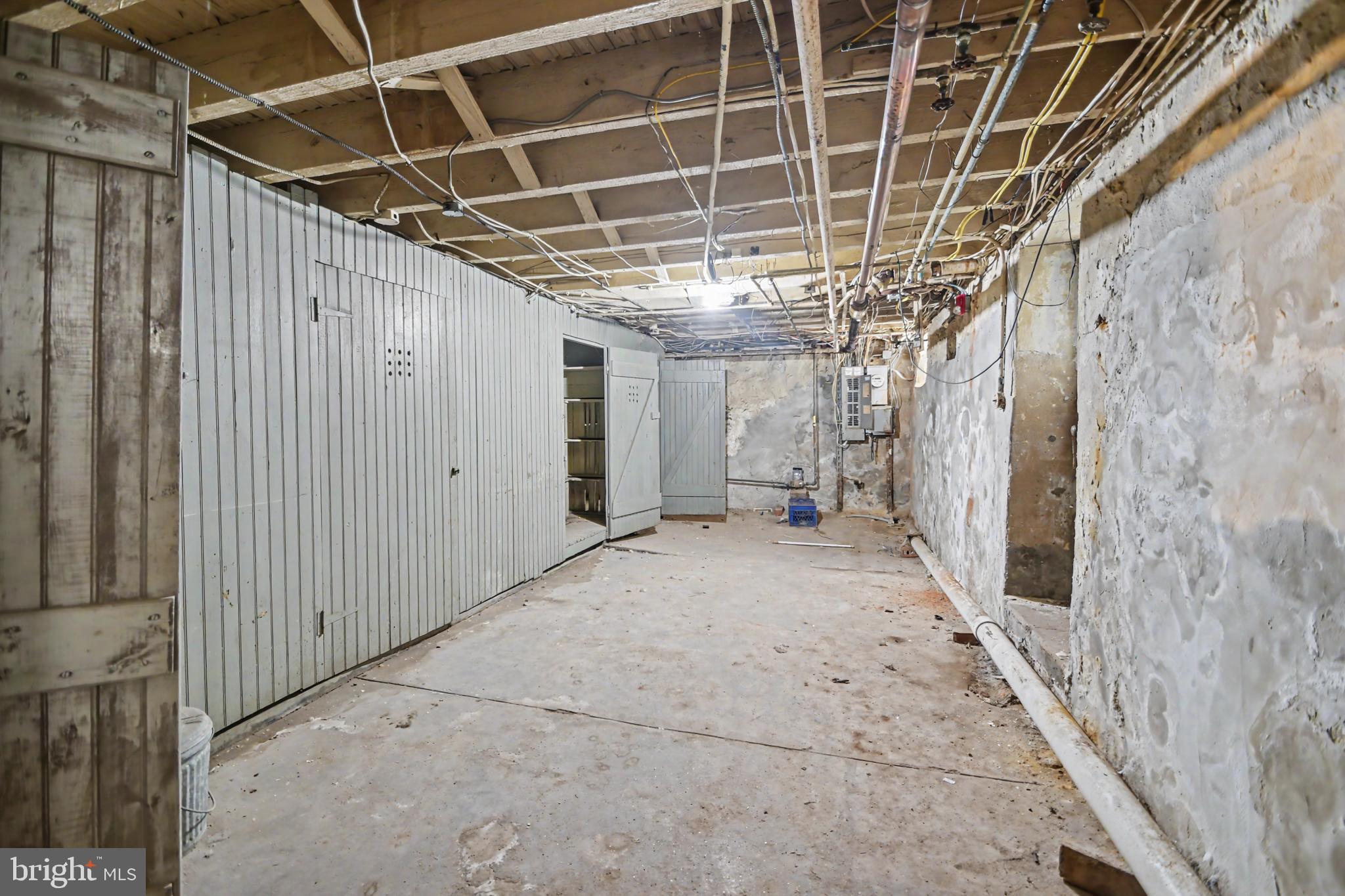 GERMANTOWN - Commercial Sale