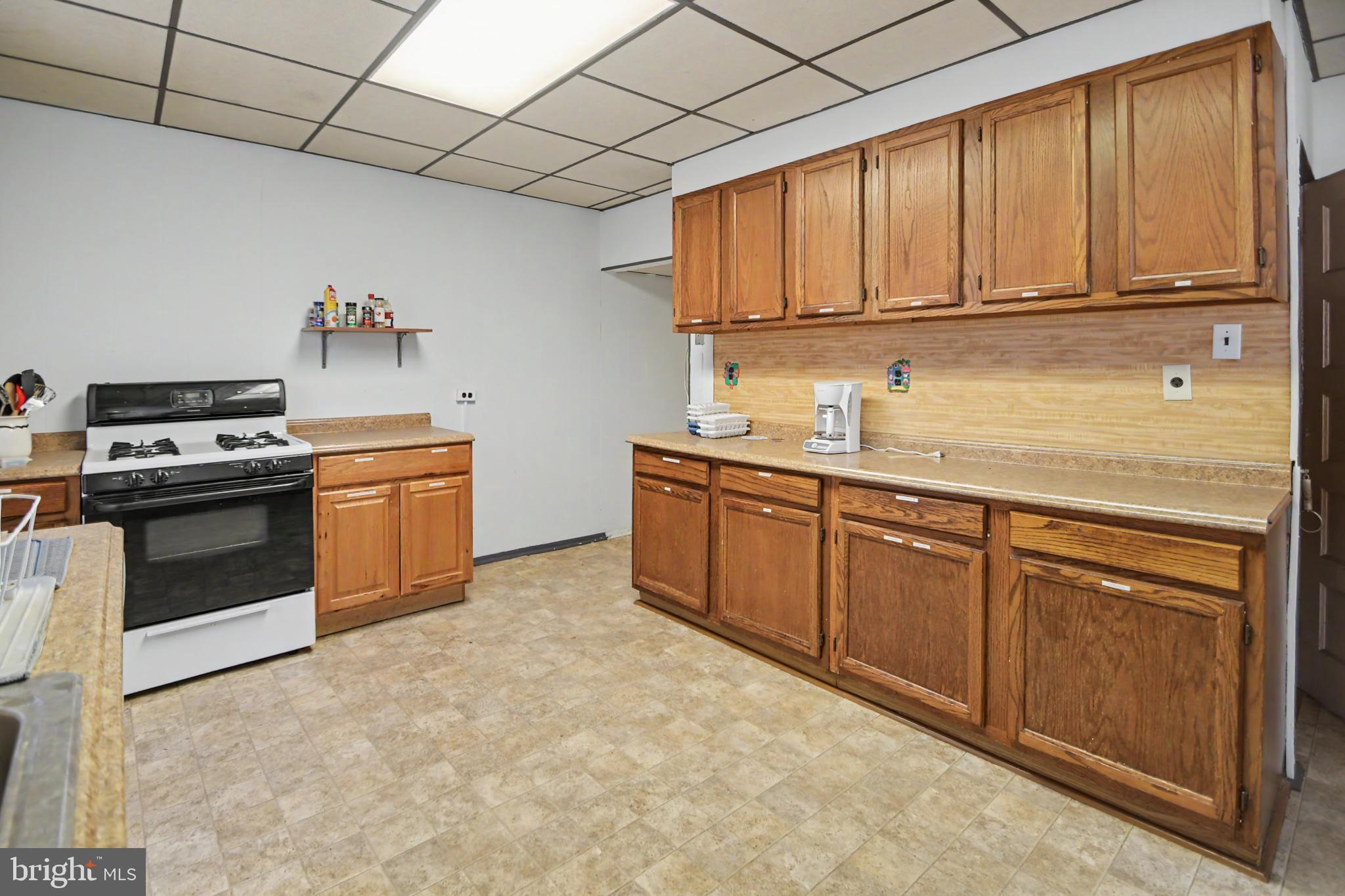 GERMANTOWN - Commercial Sale