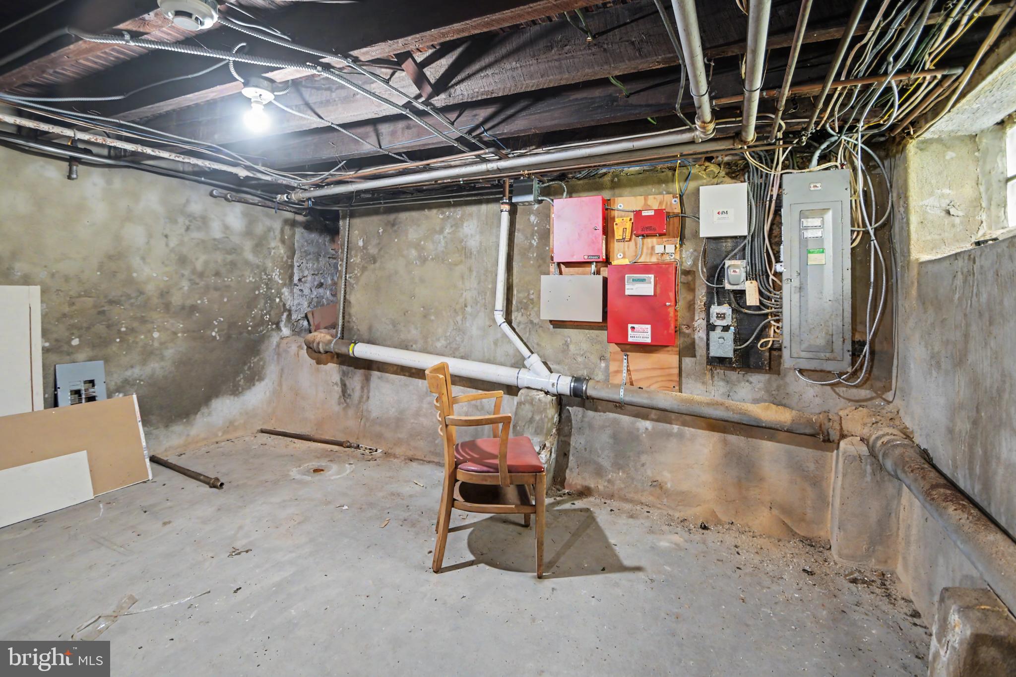 GERMANTOWN - Commercial Sale