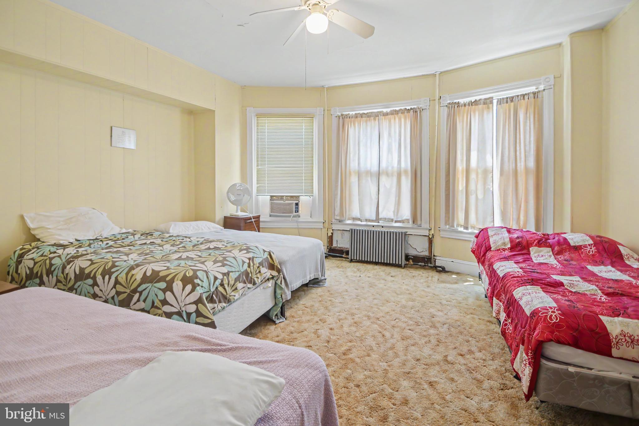 GERMANTOWN - Commercial Sale