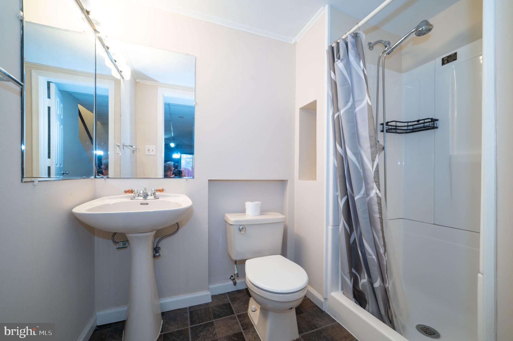 HERITAGE ESTATES - Residential Lease