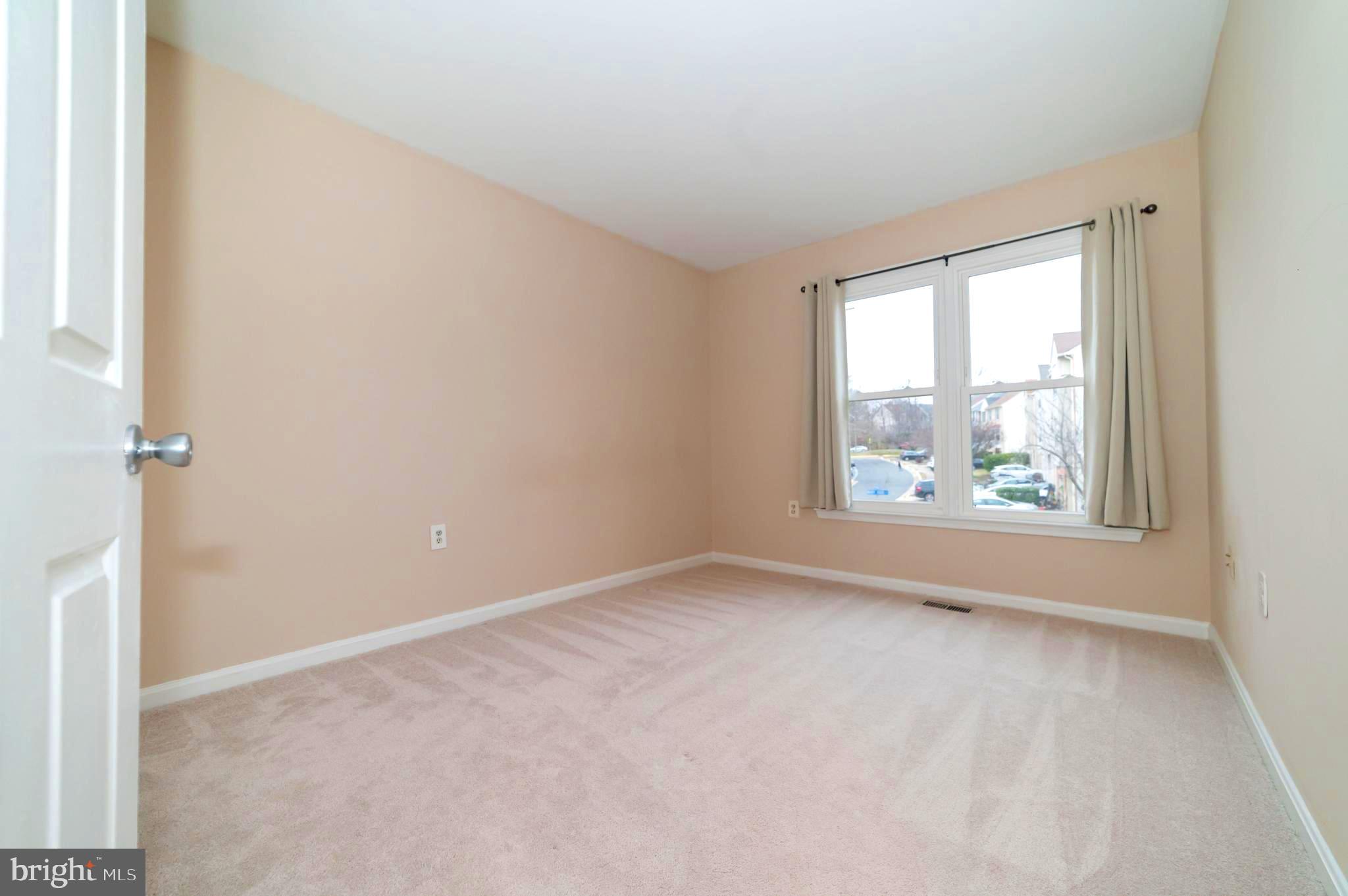 HERITAGE ESTATES - Residential Lease
