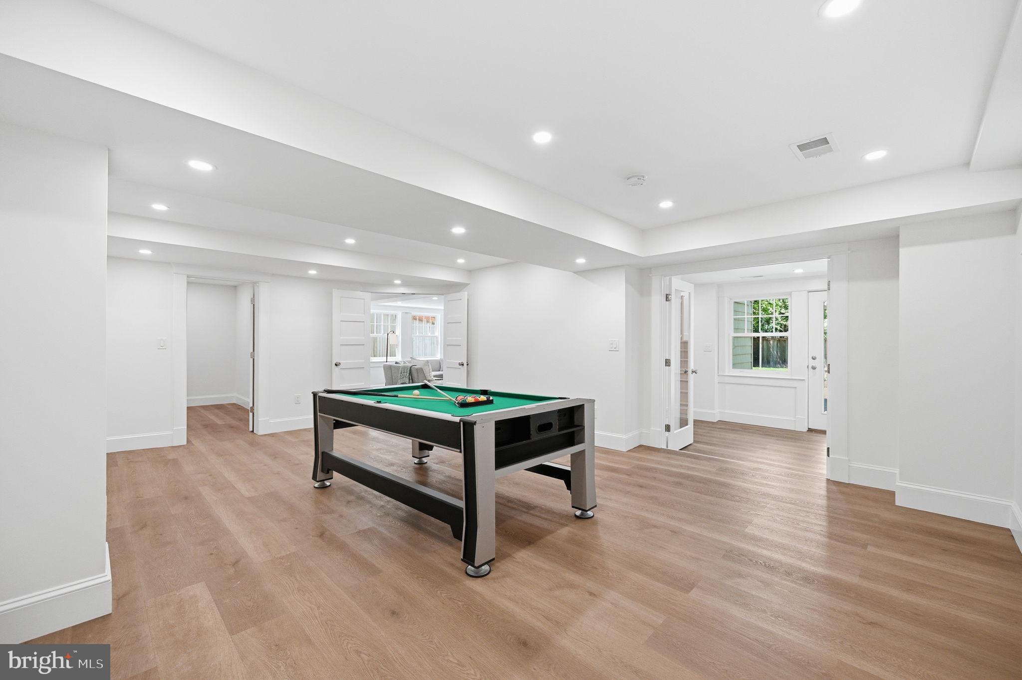 CHEVY CHASE - Residential
