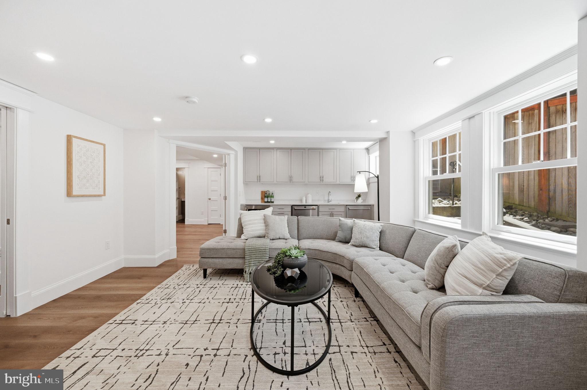 CHEVY CHASE - Residential