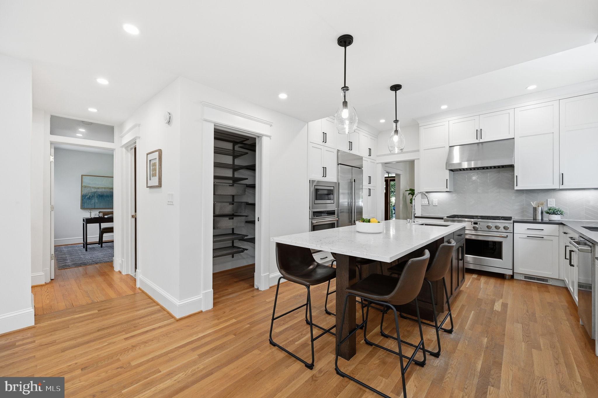 CHEVY CHASE - Residential