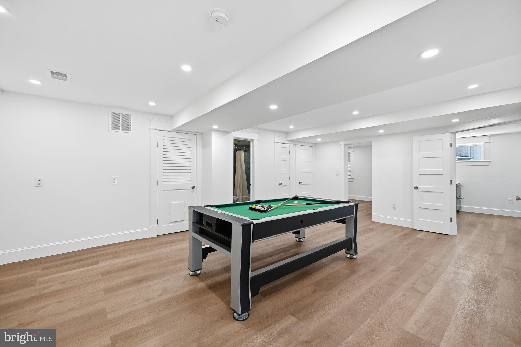 CHEVY CHASE - Residential