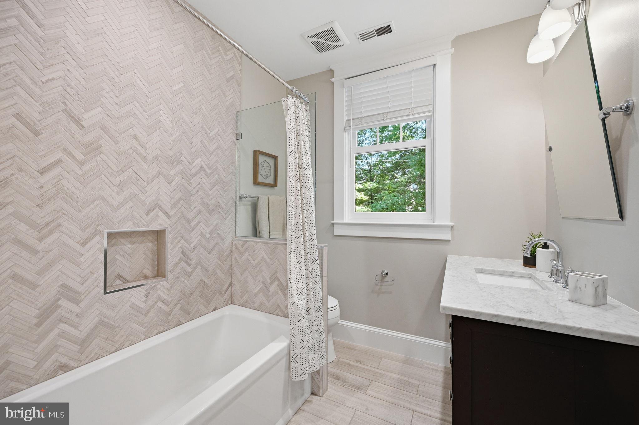 CHEVY CHASE - Residential