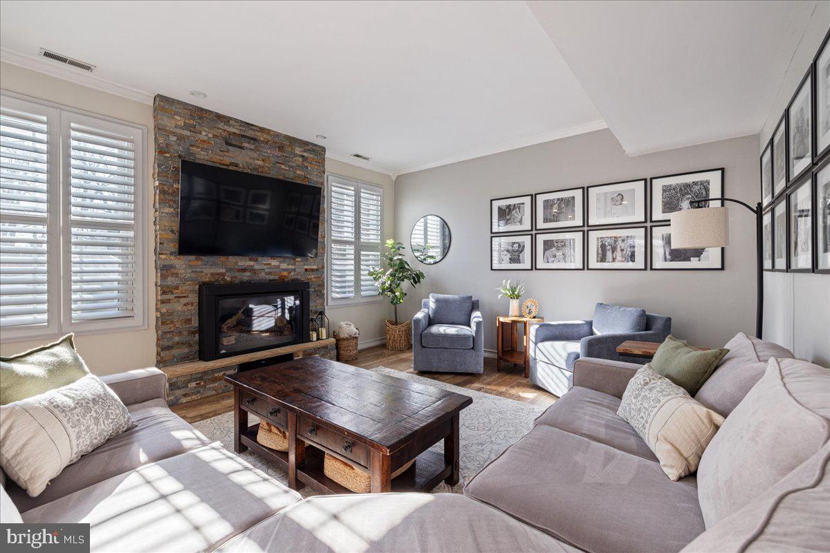 PEBBLE CREEK - Residential