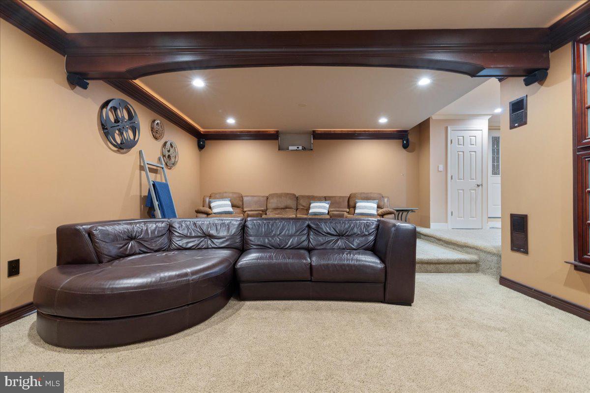 PEBBLE CREEK - Residential