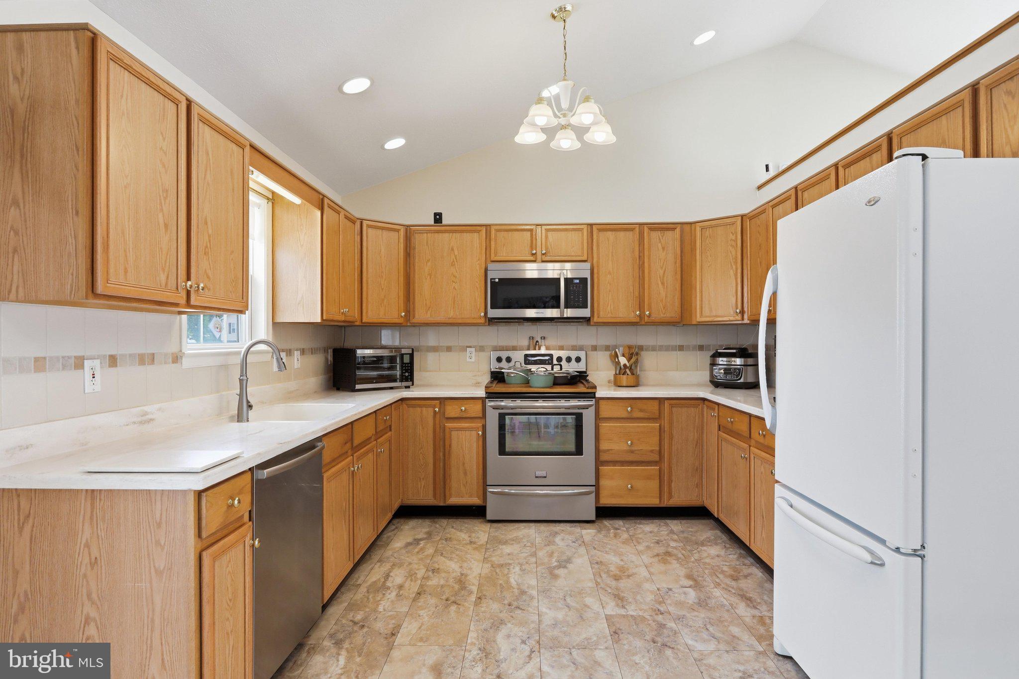 MADISON HEIGHTS - Residential
