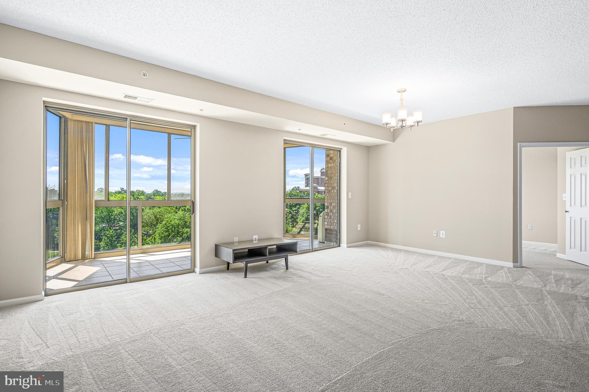 LANSDOWNE WOODS - Residential