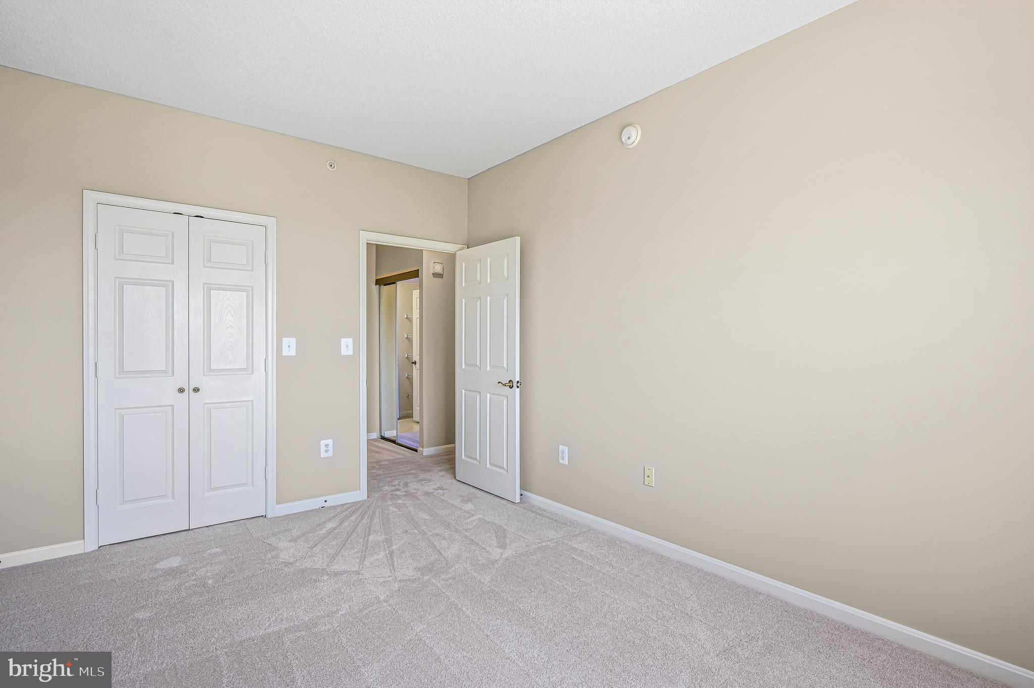 LANSDOWNE WOODS - Residential