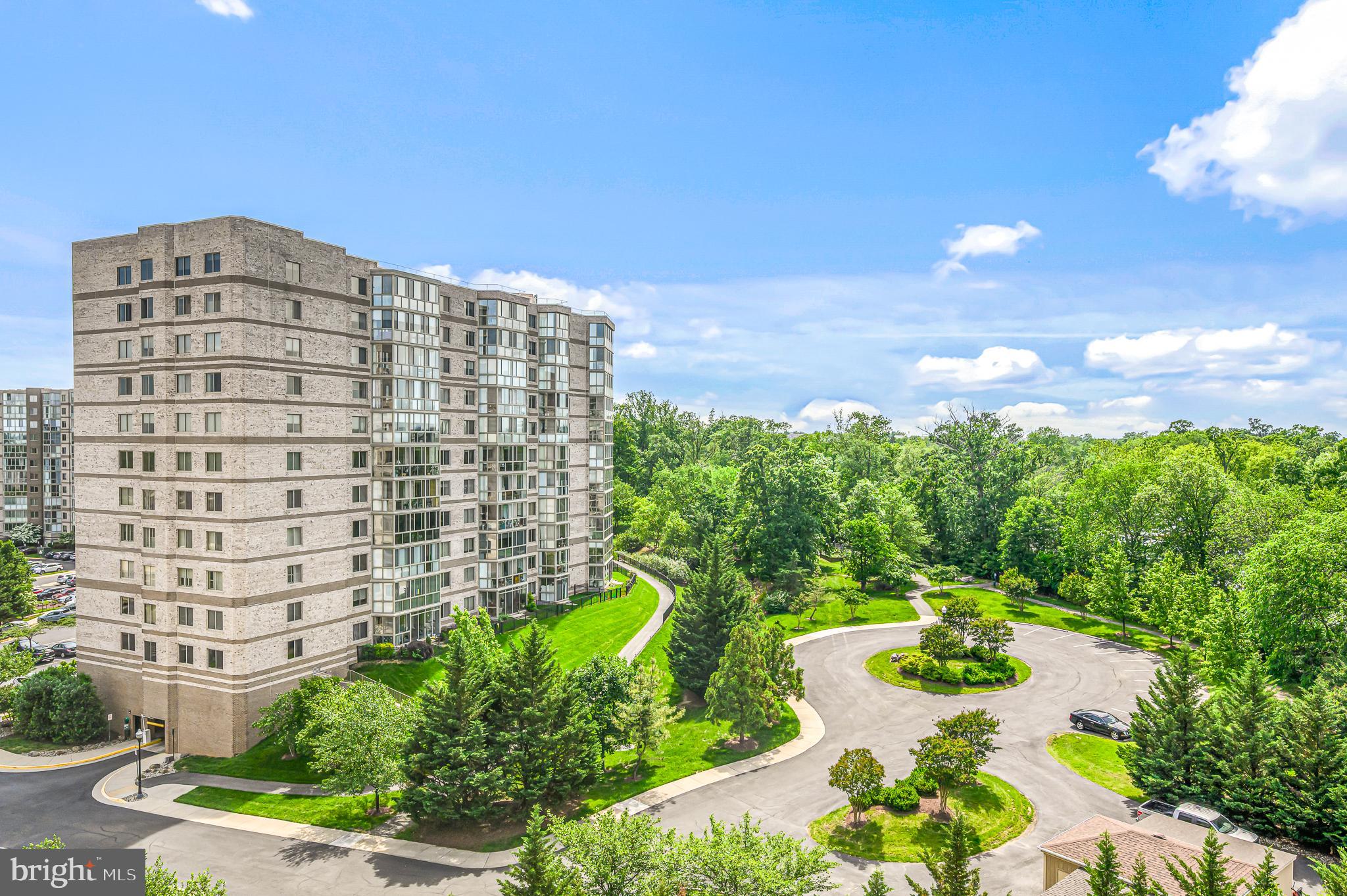 LANSDOWNE WOODS - Residential
