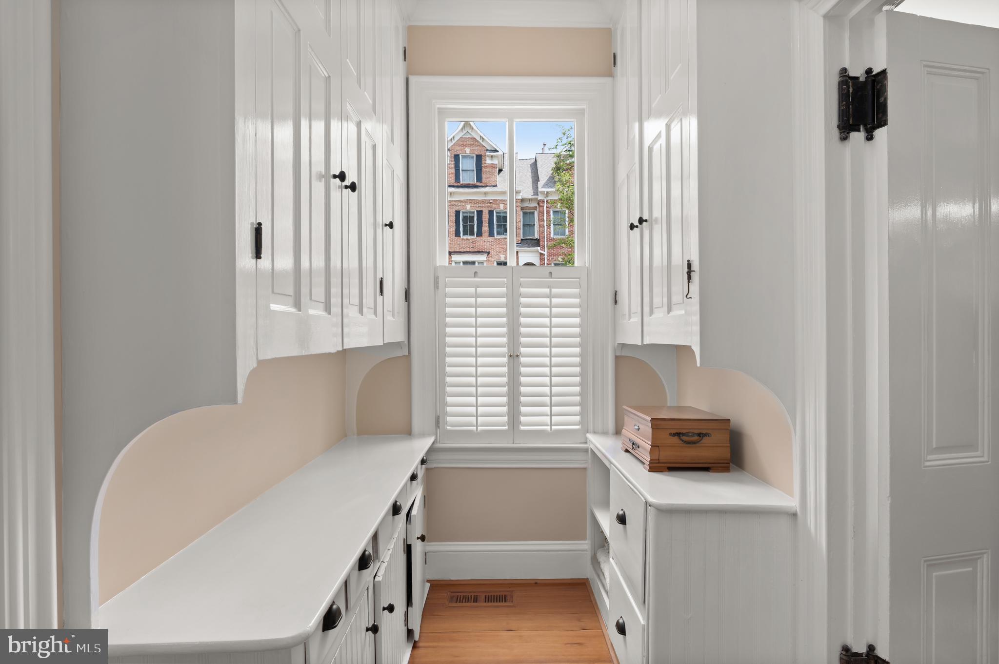 FENWICK COURT - Residential
