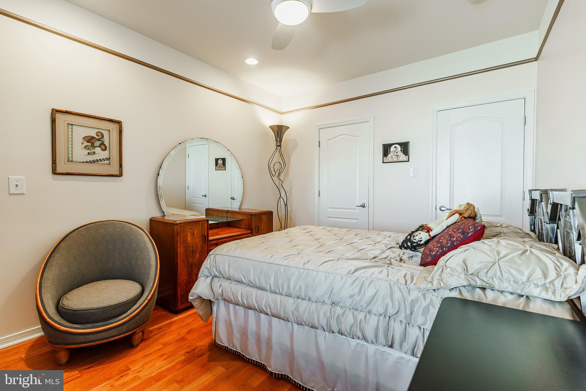 PASSYUNK SQUARE - Commercial Sale