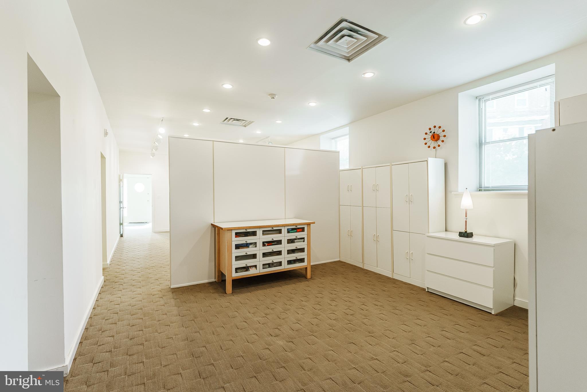 PASSYUNK SQUARE - Commercial Sale