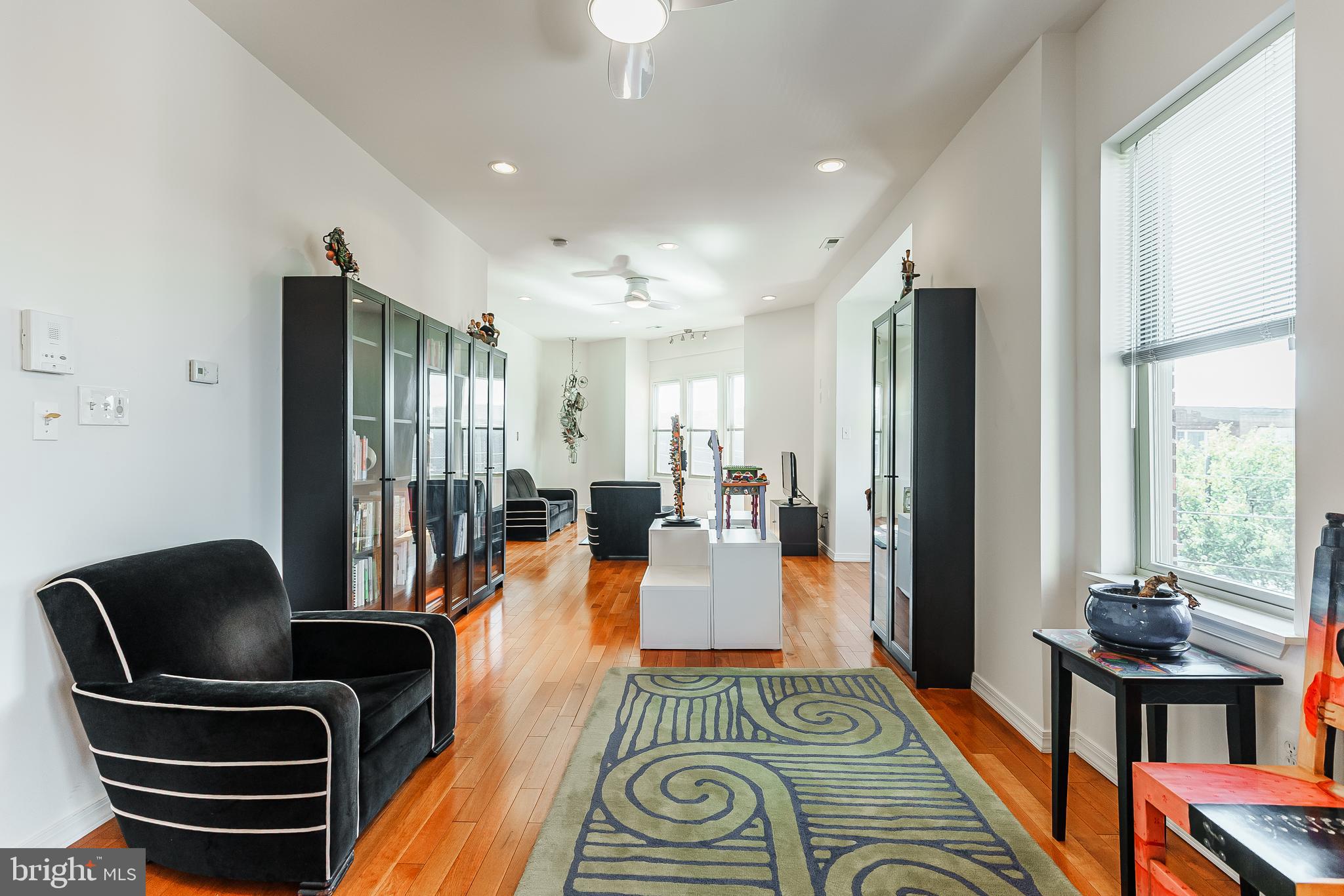 PASSYUNK SQUARE - Commercial Sale