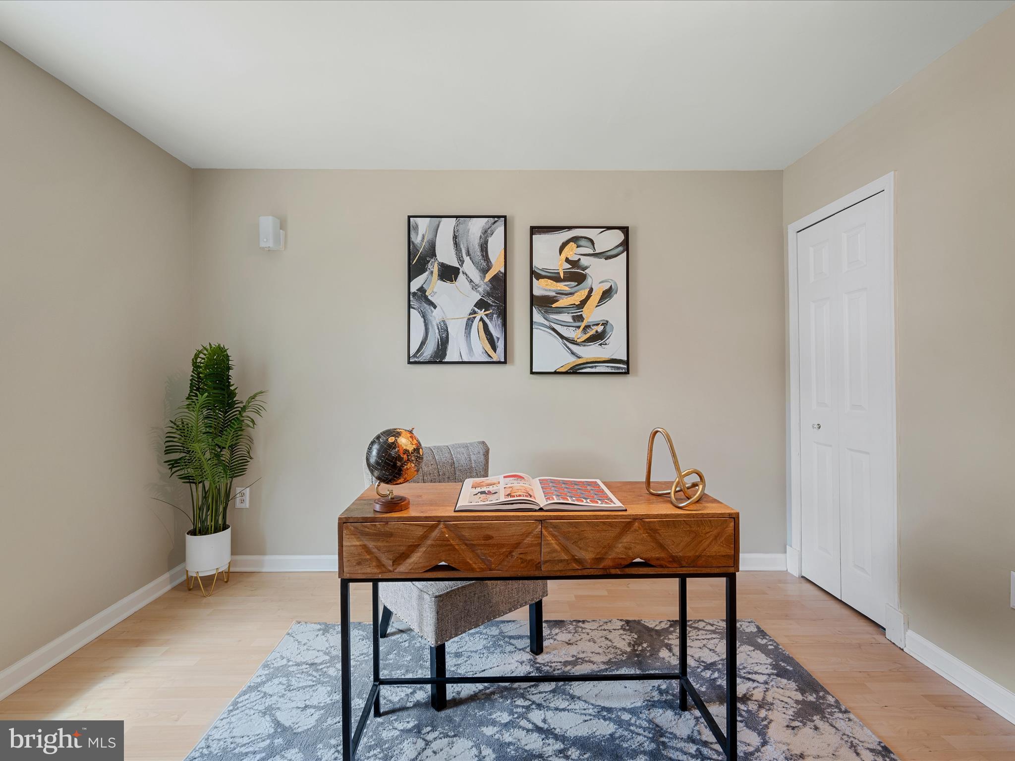 ASHBURN VILLAGE - Residential