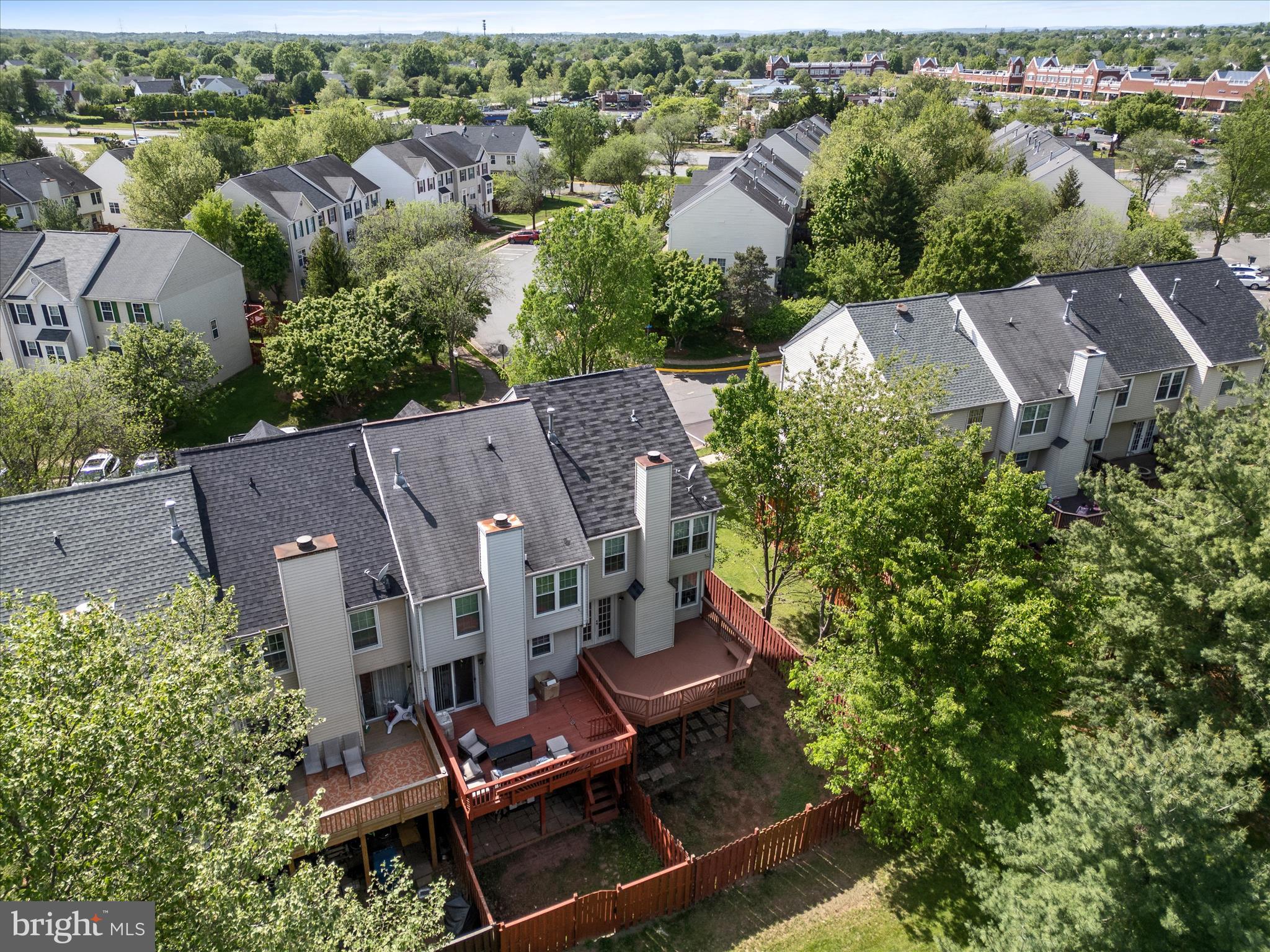 ASHBURN VILLAGE - Residential