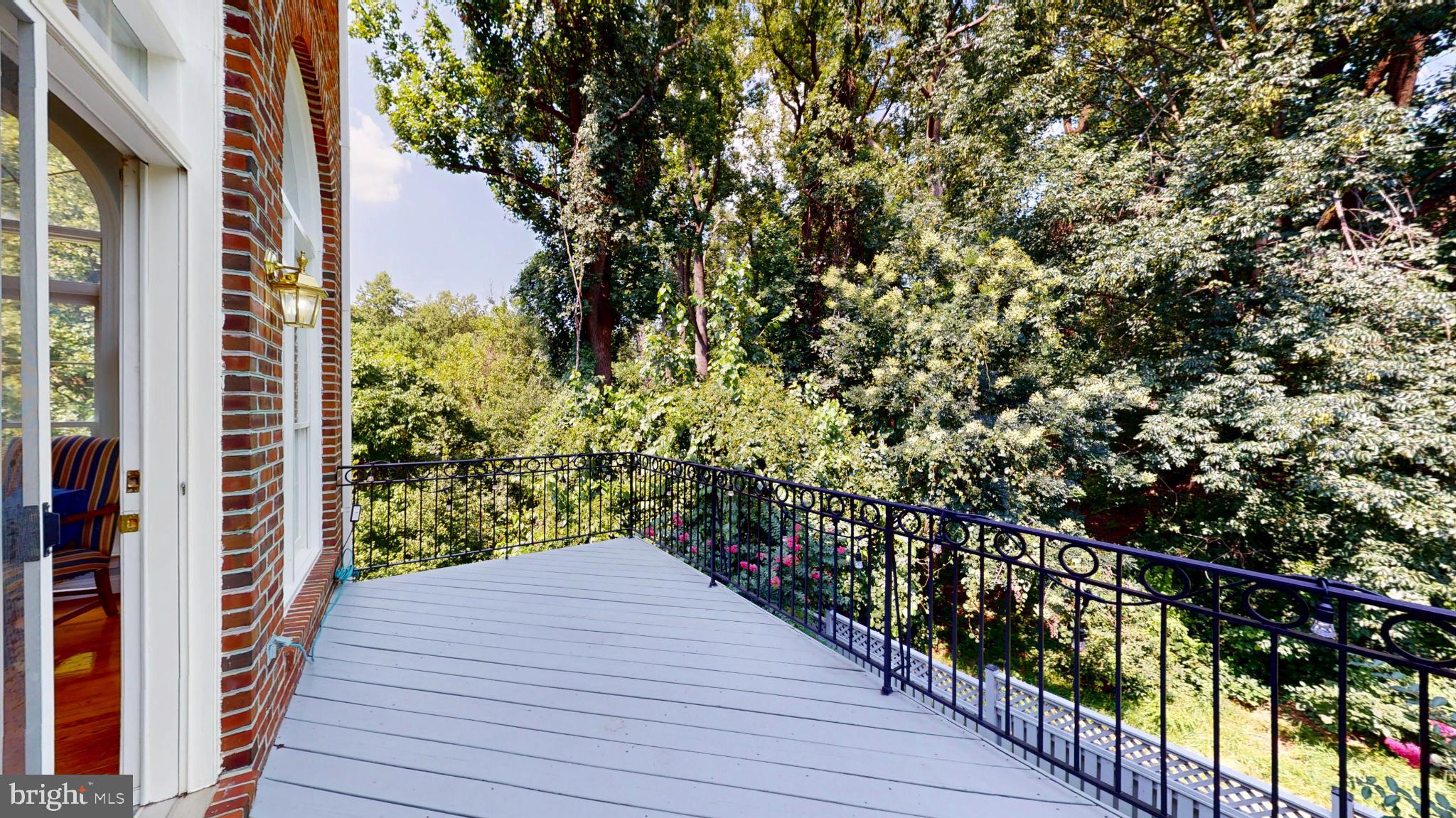 PALISADES PARK - Residential