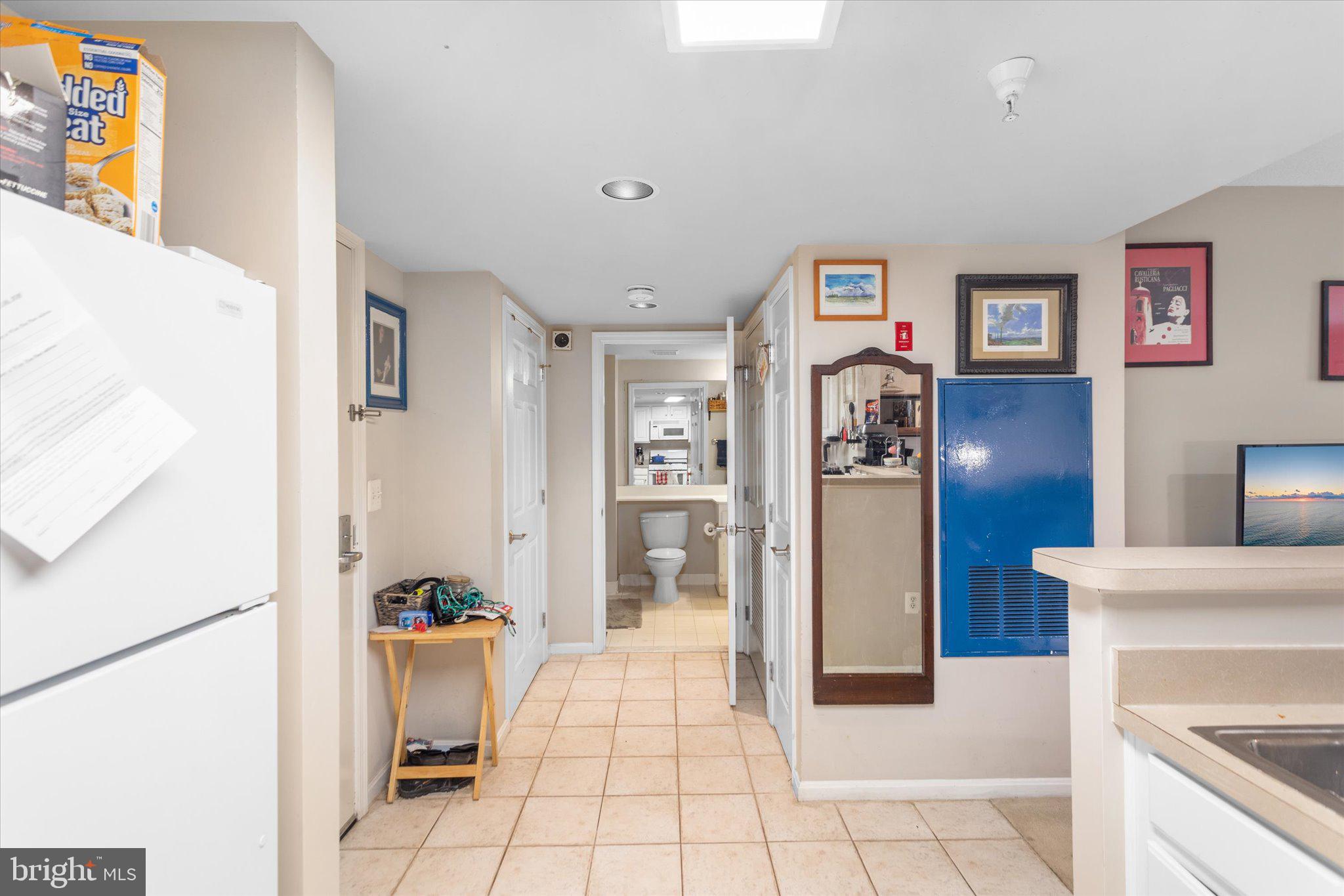GALLERY AT WHITE FLINT - Residential