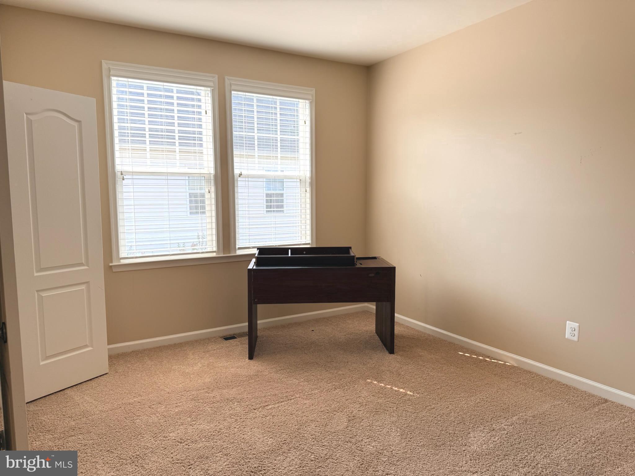 STONE RIDGE LANDBAY 5R - Residential