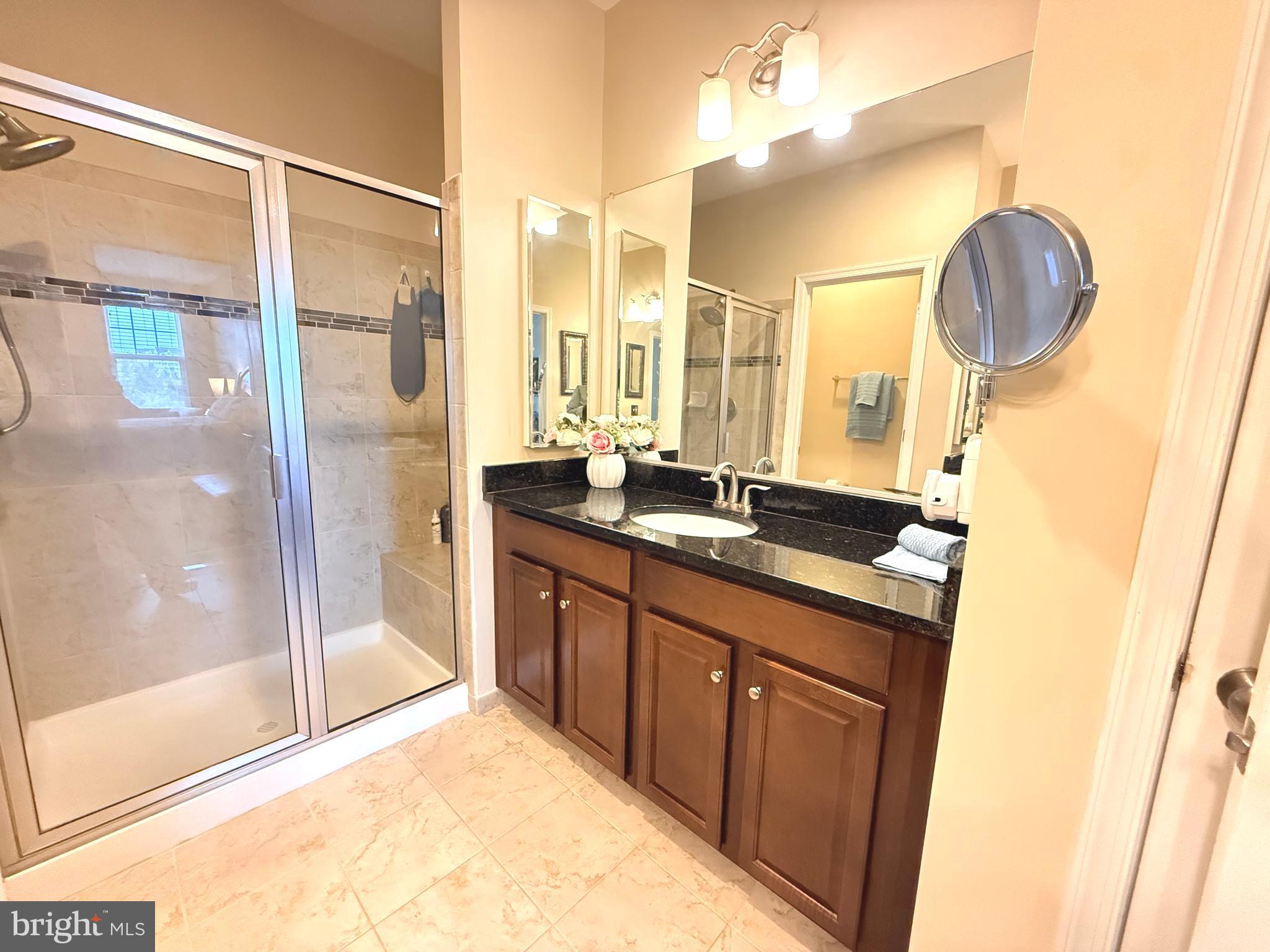 STONE RIDGE LANDBAY 5R - Residential