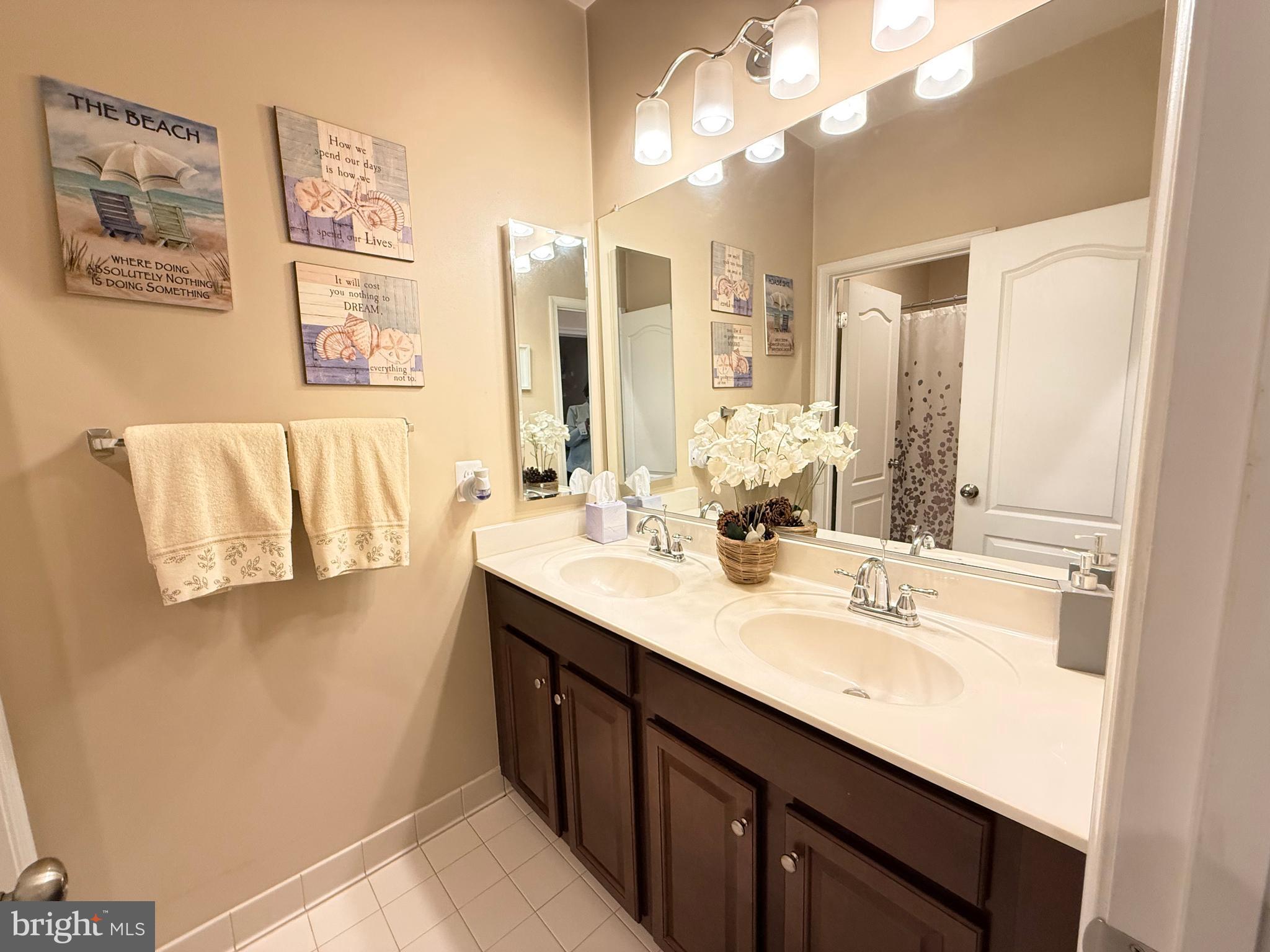 STONE RIDGE LANDBAY 5R - Residential