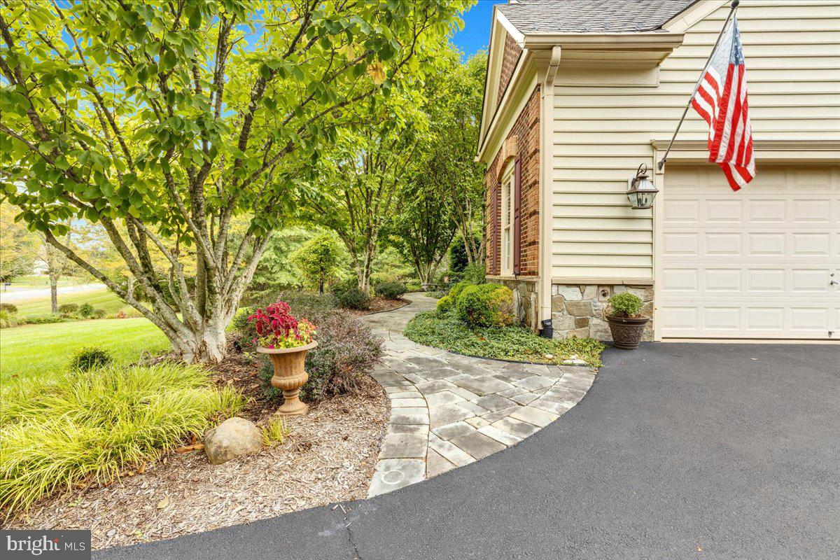 CEDAR CREST - Residential