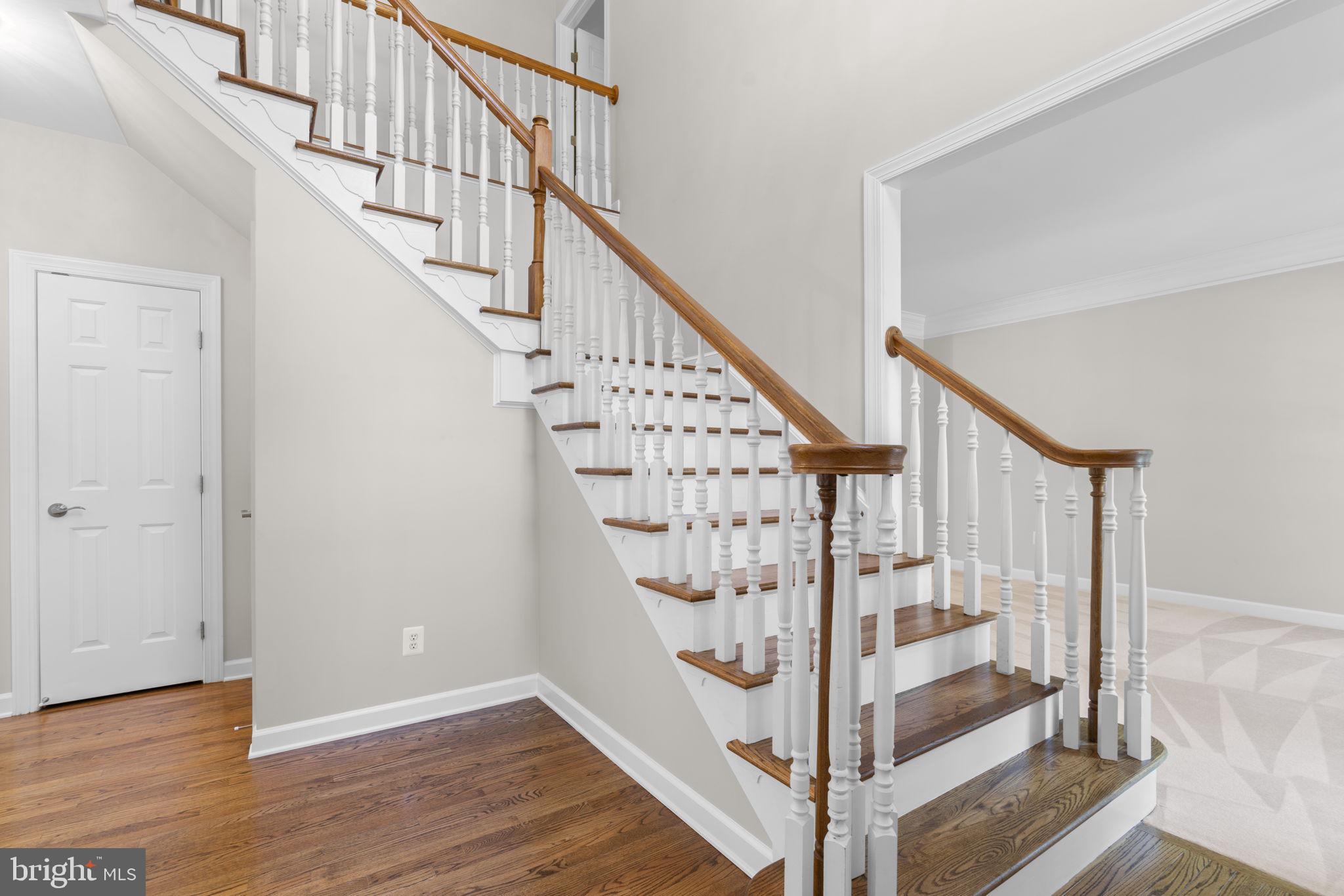 CRESTWOOD - Residential