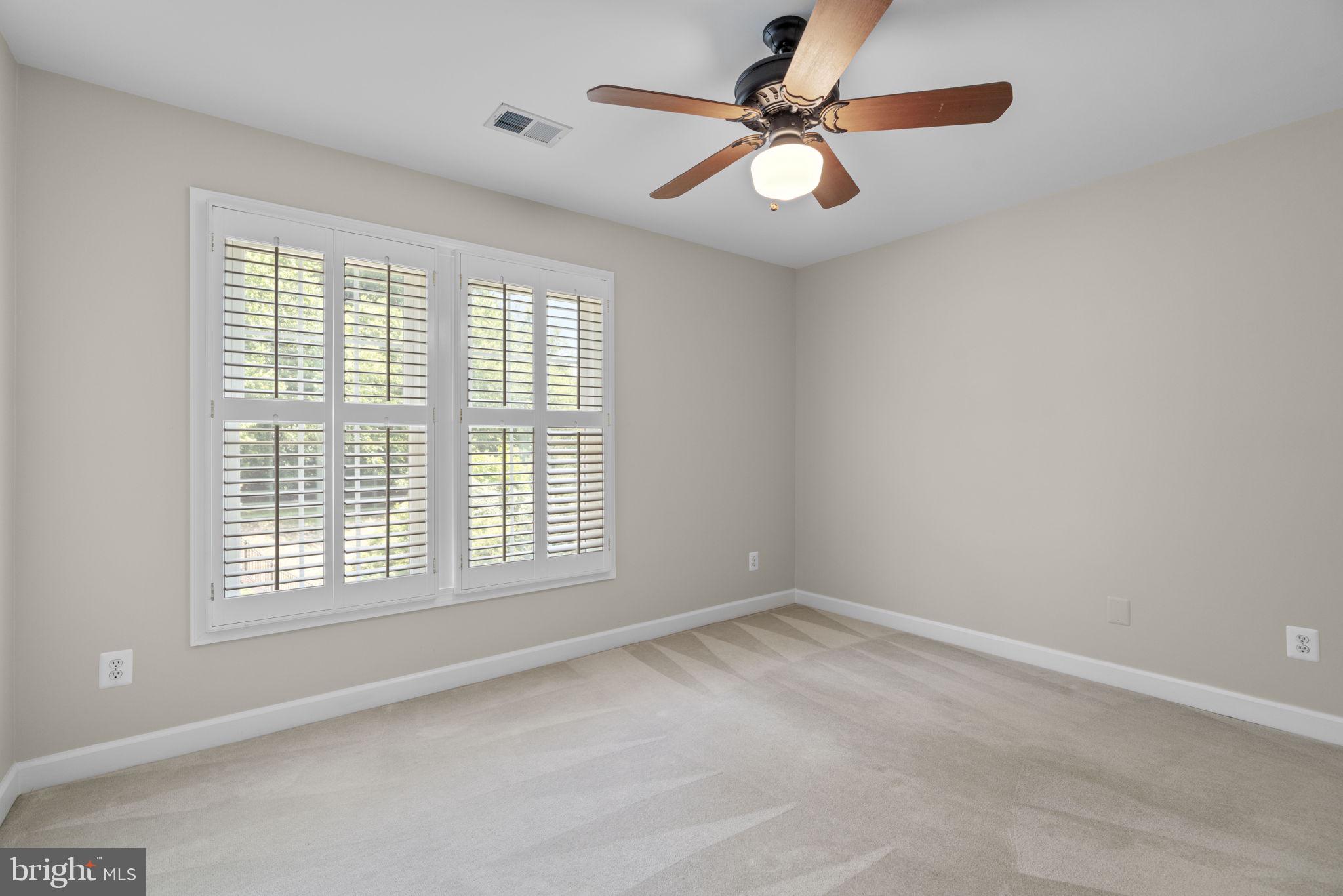 CRESTWOOD - Residential